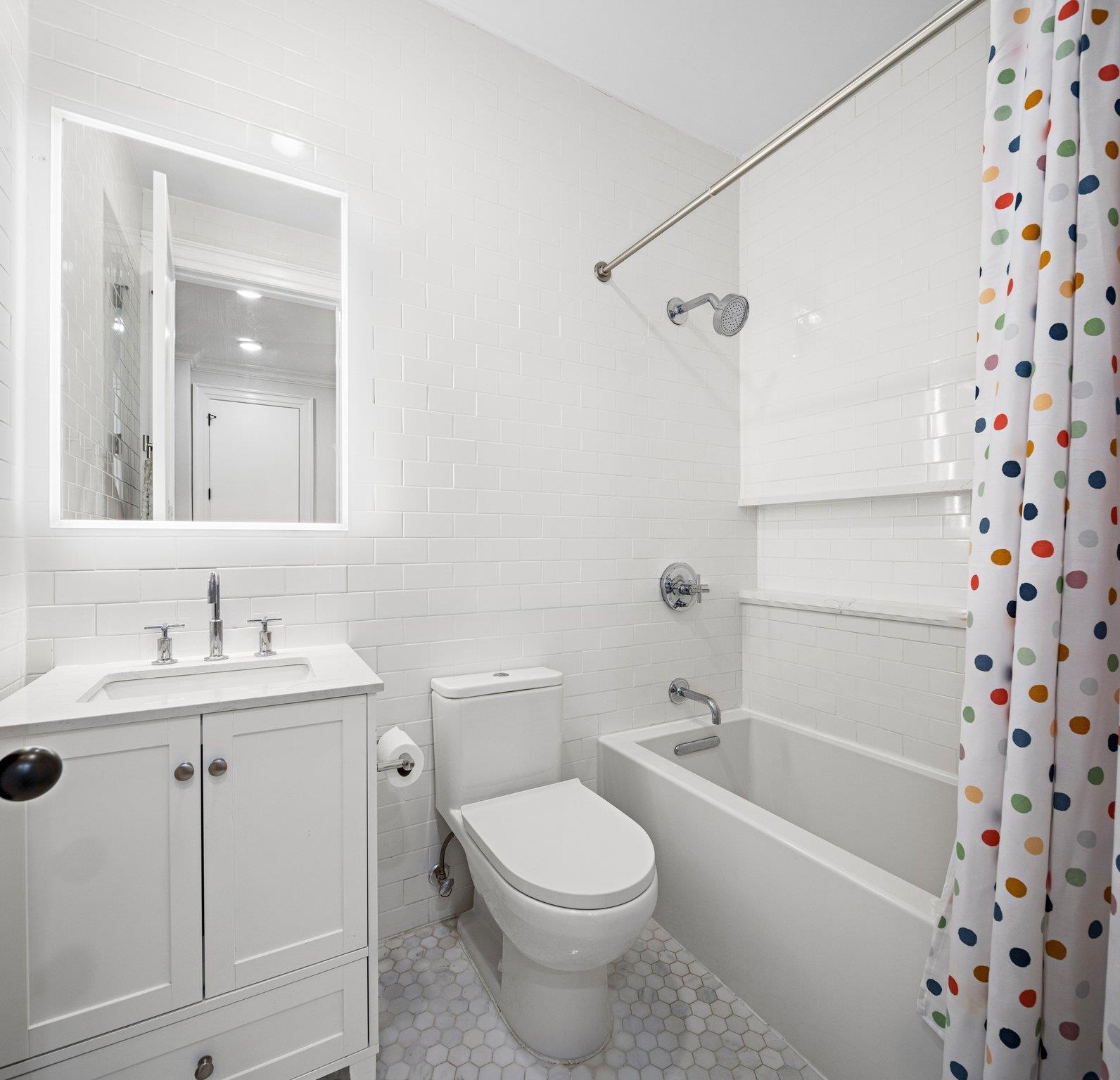 1023 WILLOW AVE Unit: A