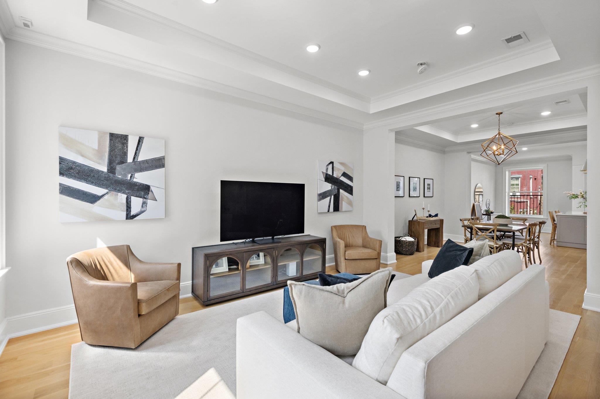 1023 WILLOW AVE Unit: A