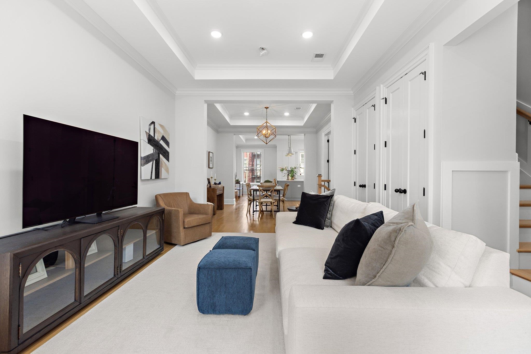 1023 WILLOW AVE Unit: A