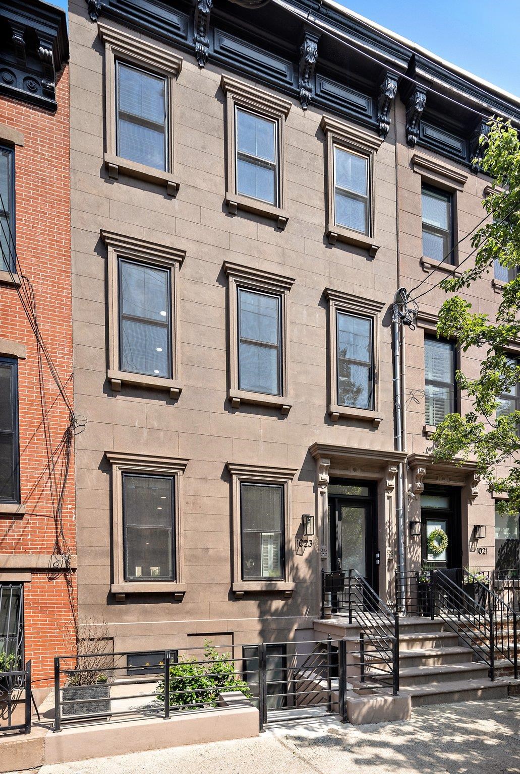1023 WILLOW AVE Unit: A