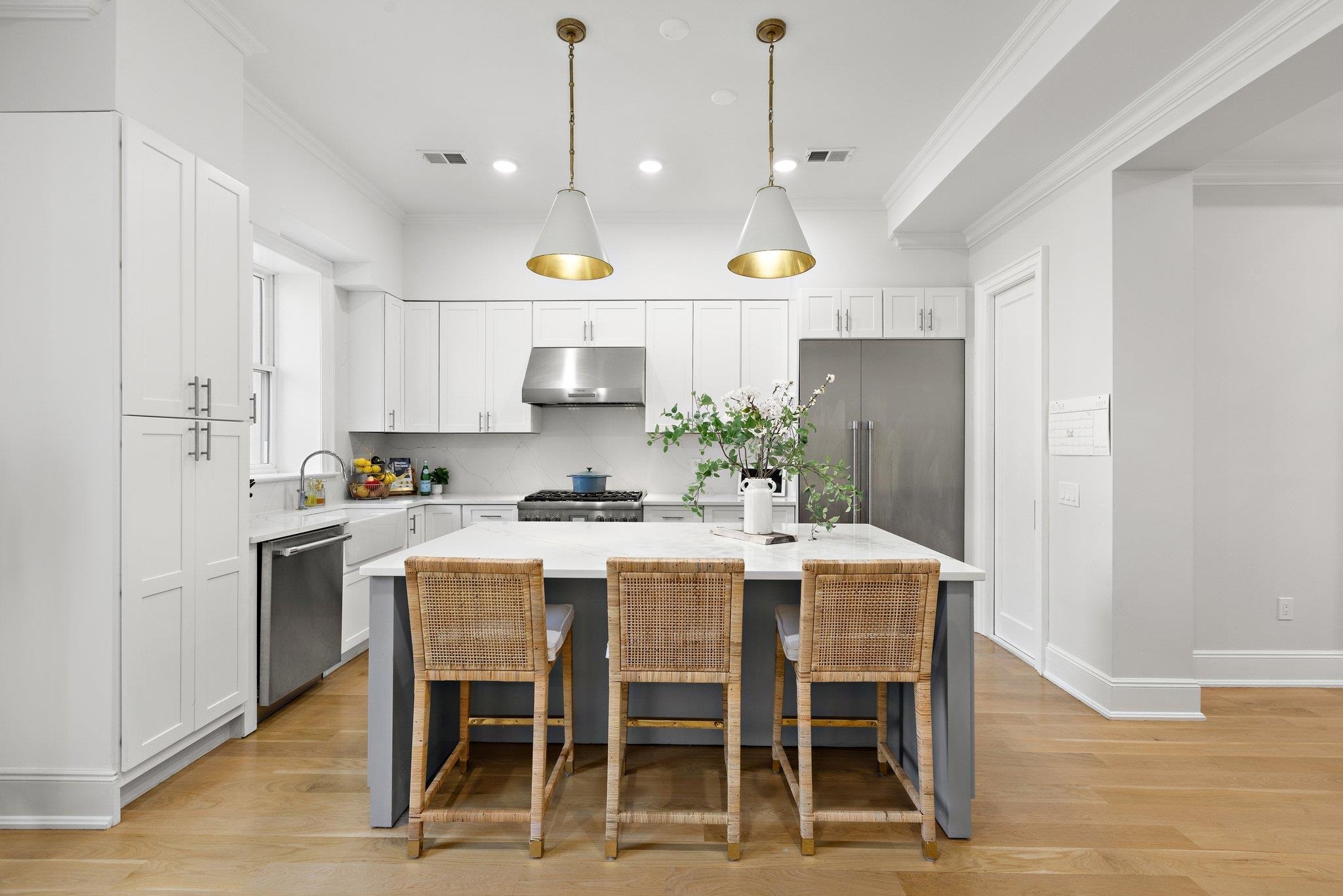 1023 WILLOW AVE Unit: A