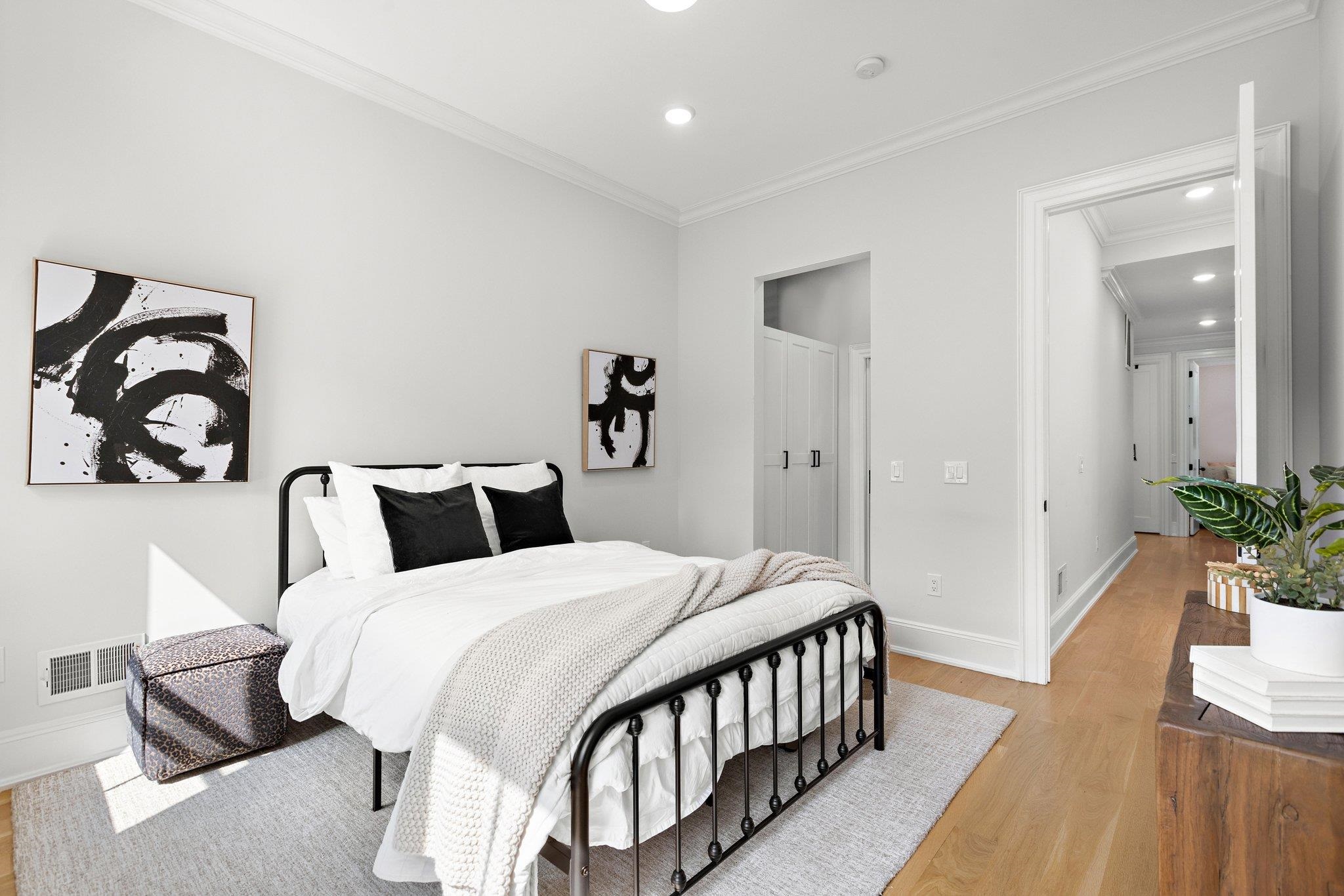 1023 WILLOW AVE Unit: A