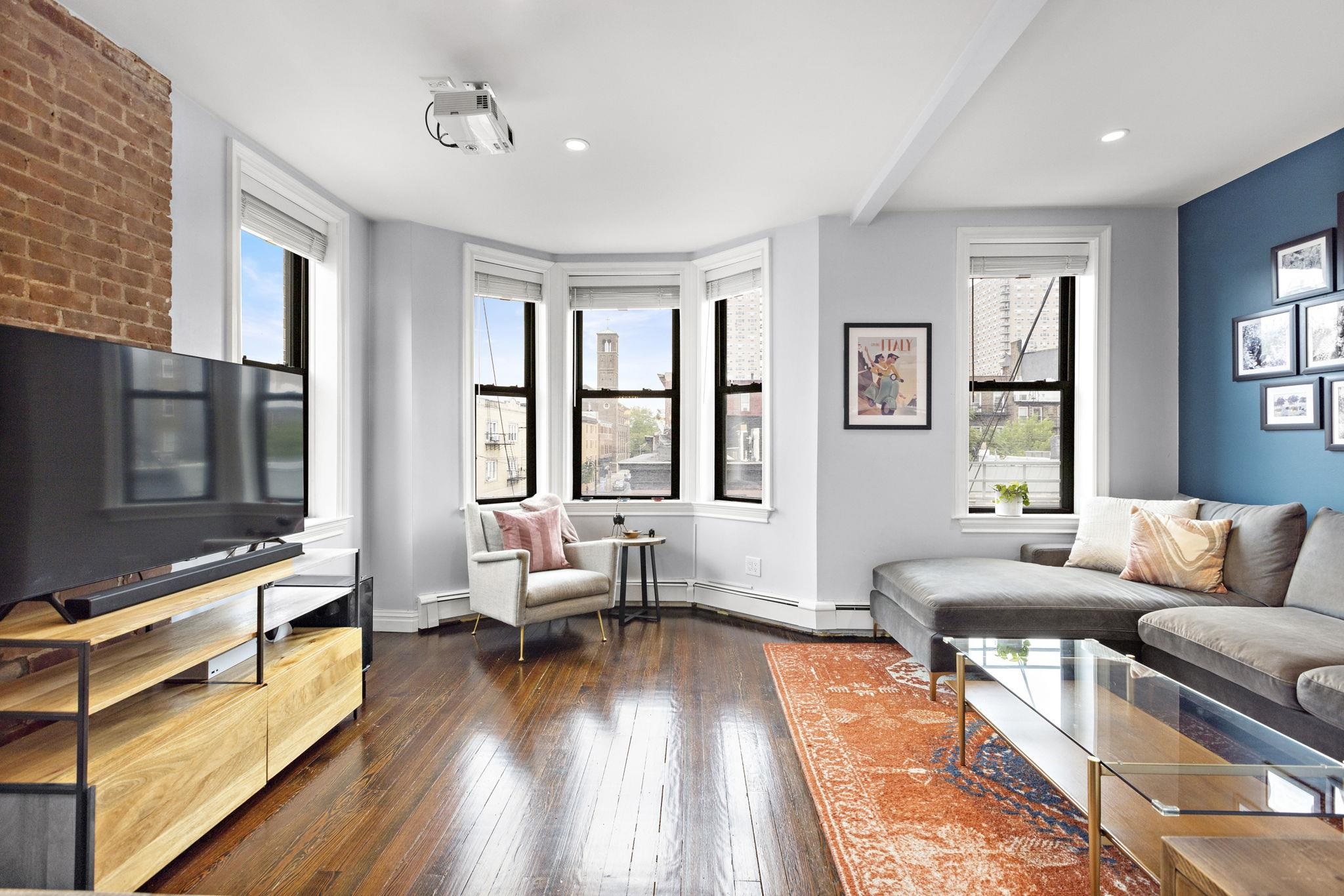 338 BLOOMFIELD ST Unit: 3