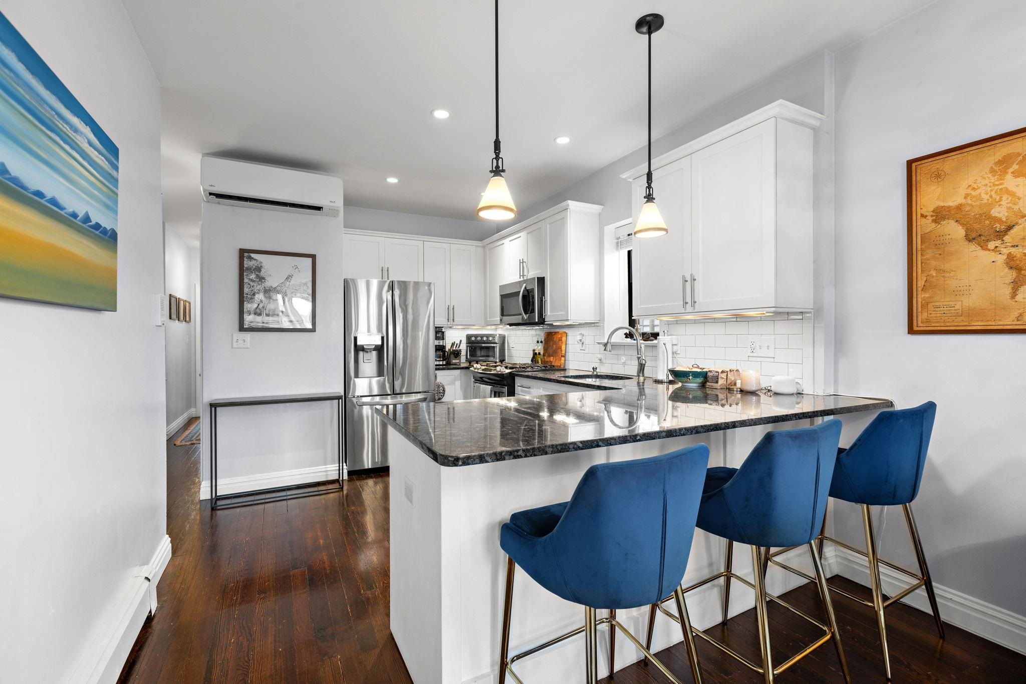 338 BLOOMFIELD ST Unit: 3