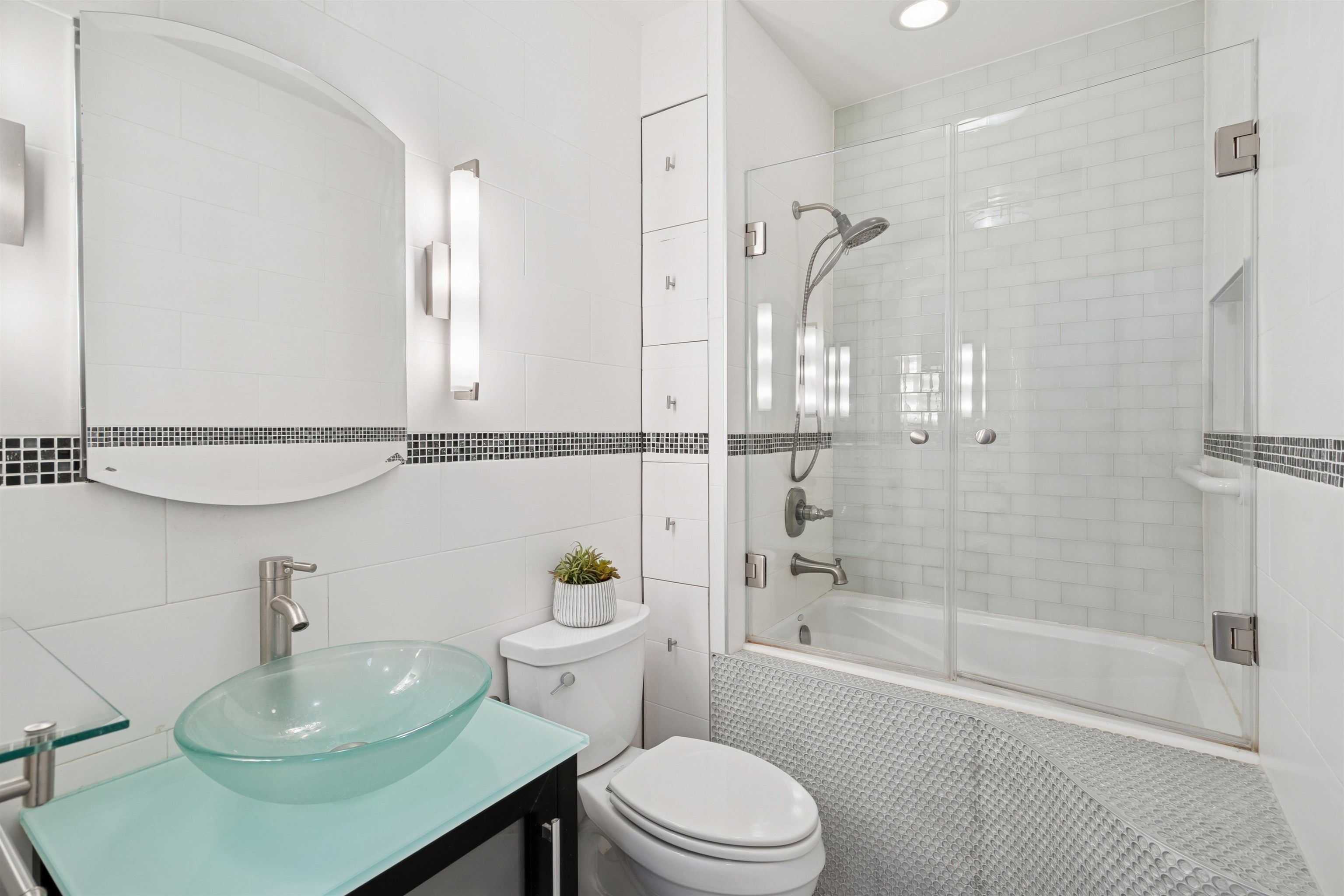 110 MORRIS ST Unit: 301