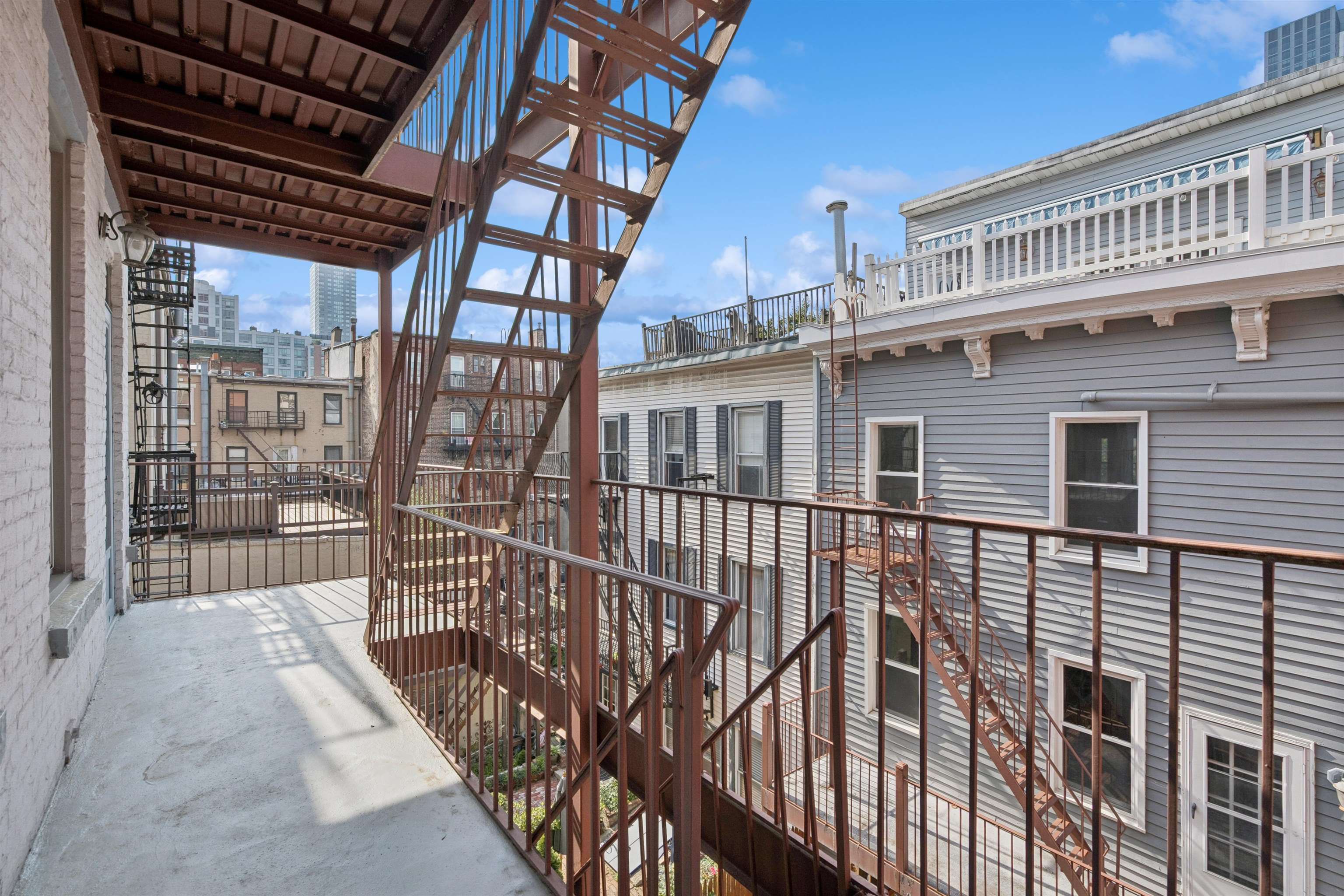 110 MORRIS ST Unit: 301