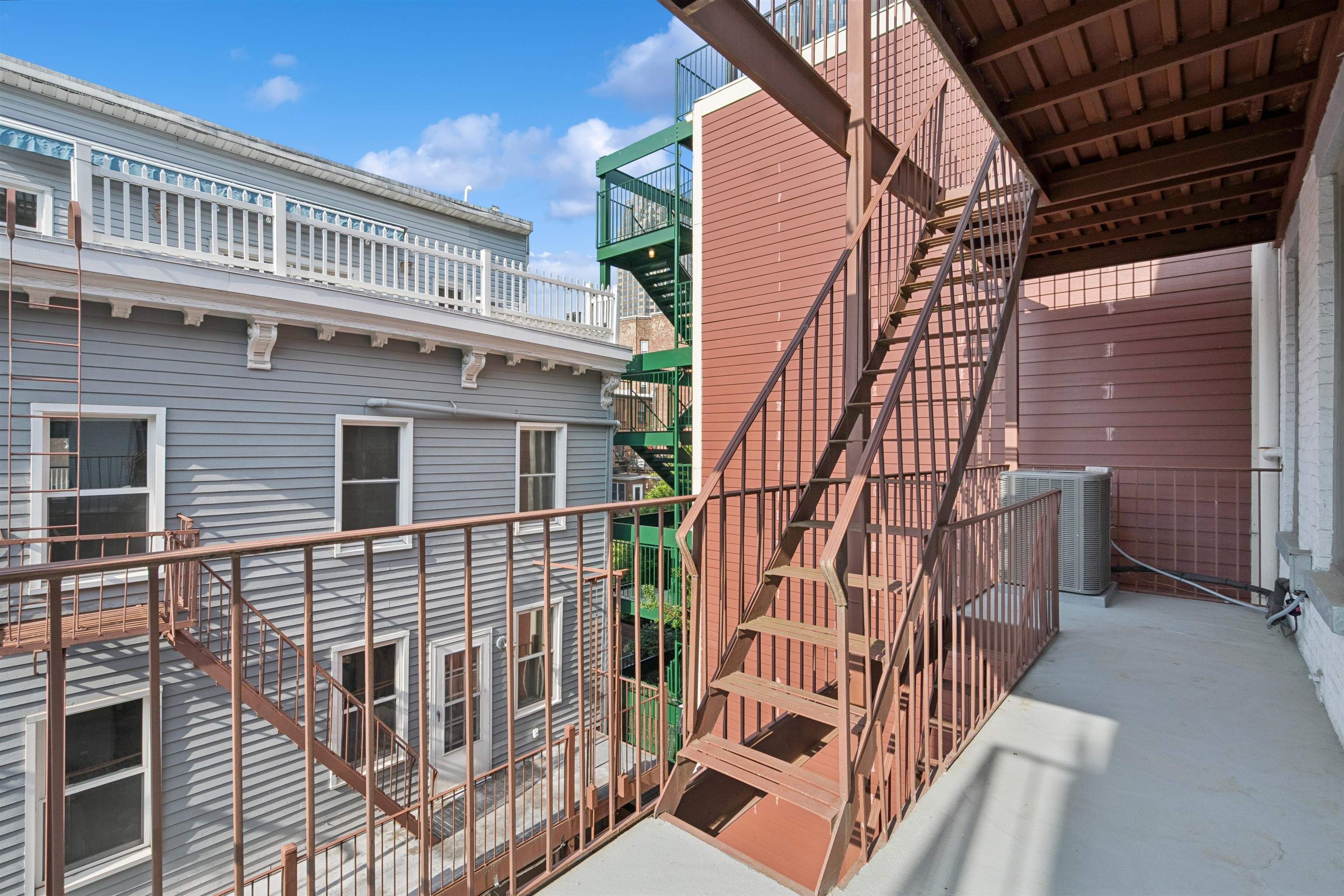 110 MORRIS ST Unit: 301