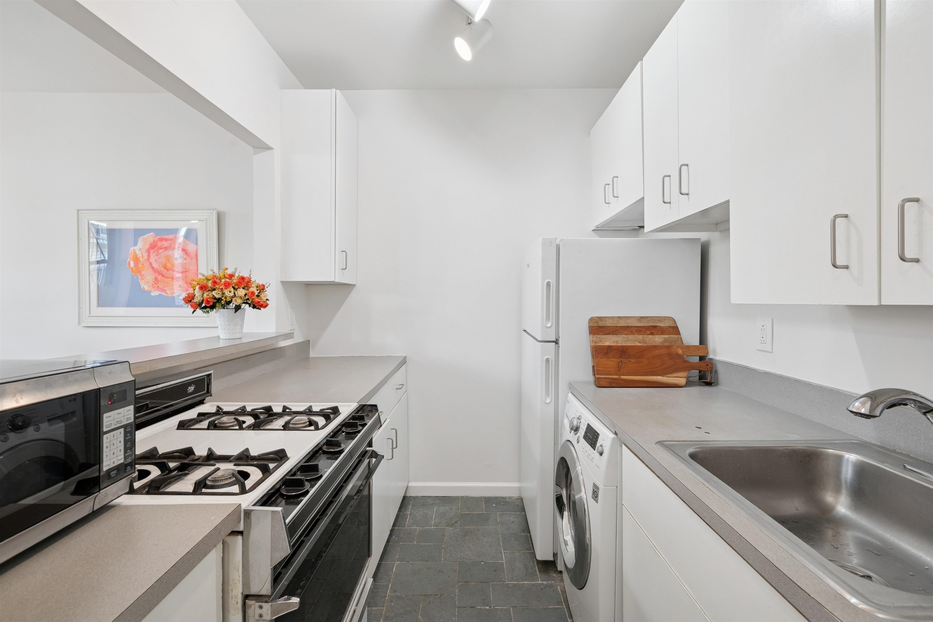 110 MORRIS ST Unit: 301