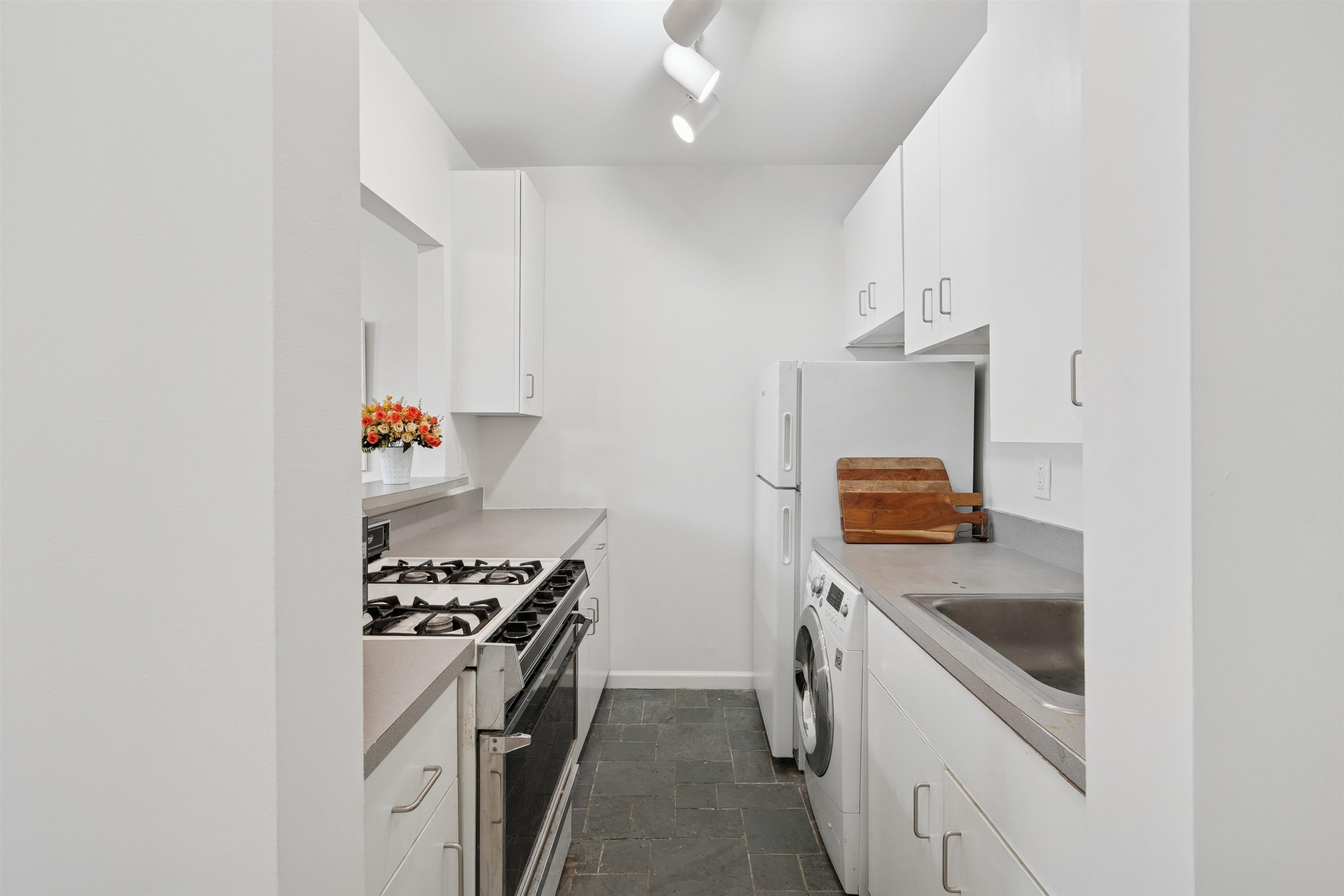 110 MORRIS ST Unit: 301