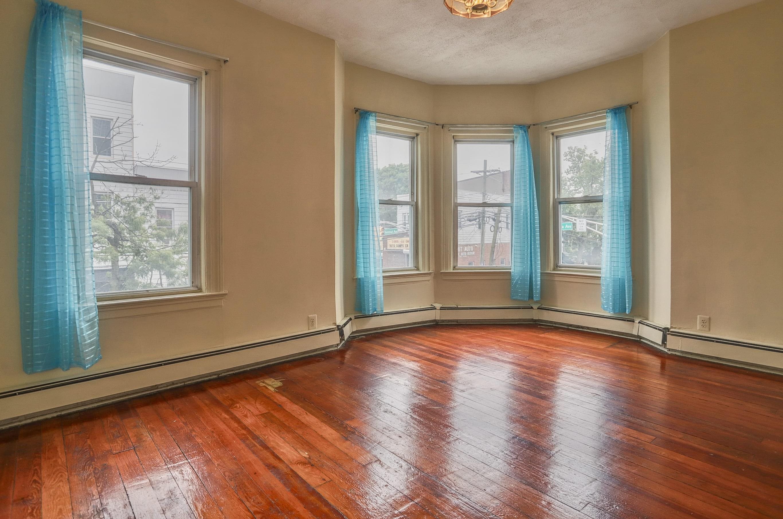 151 CHESTNUT AVE