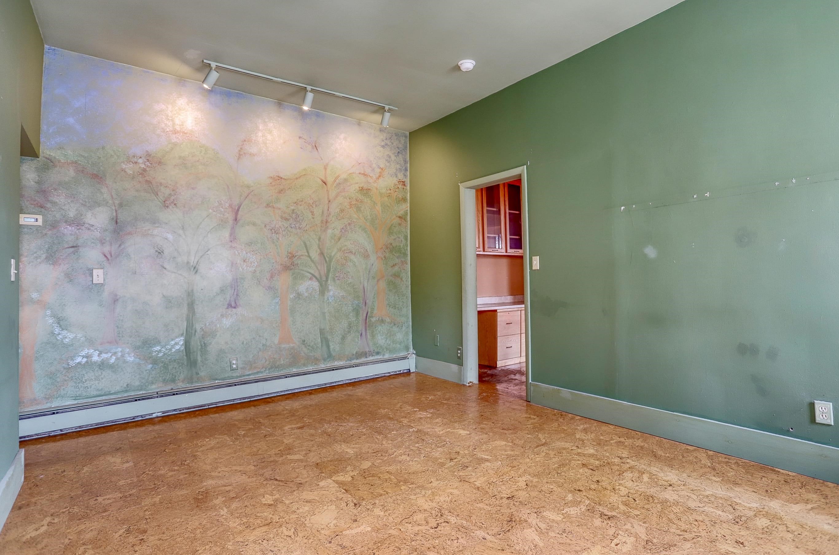 151 CHESTNUT AVE