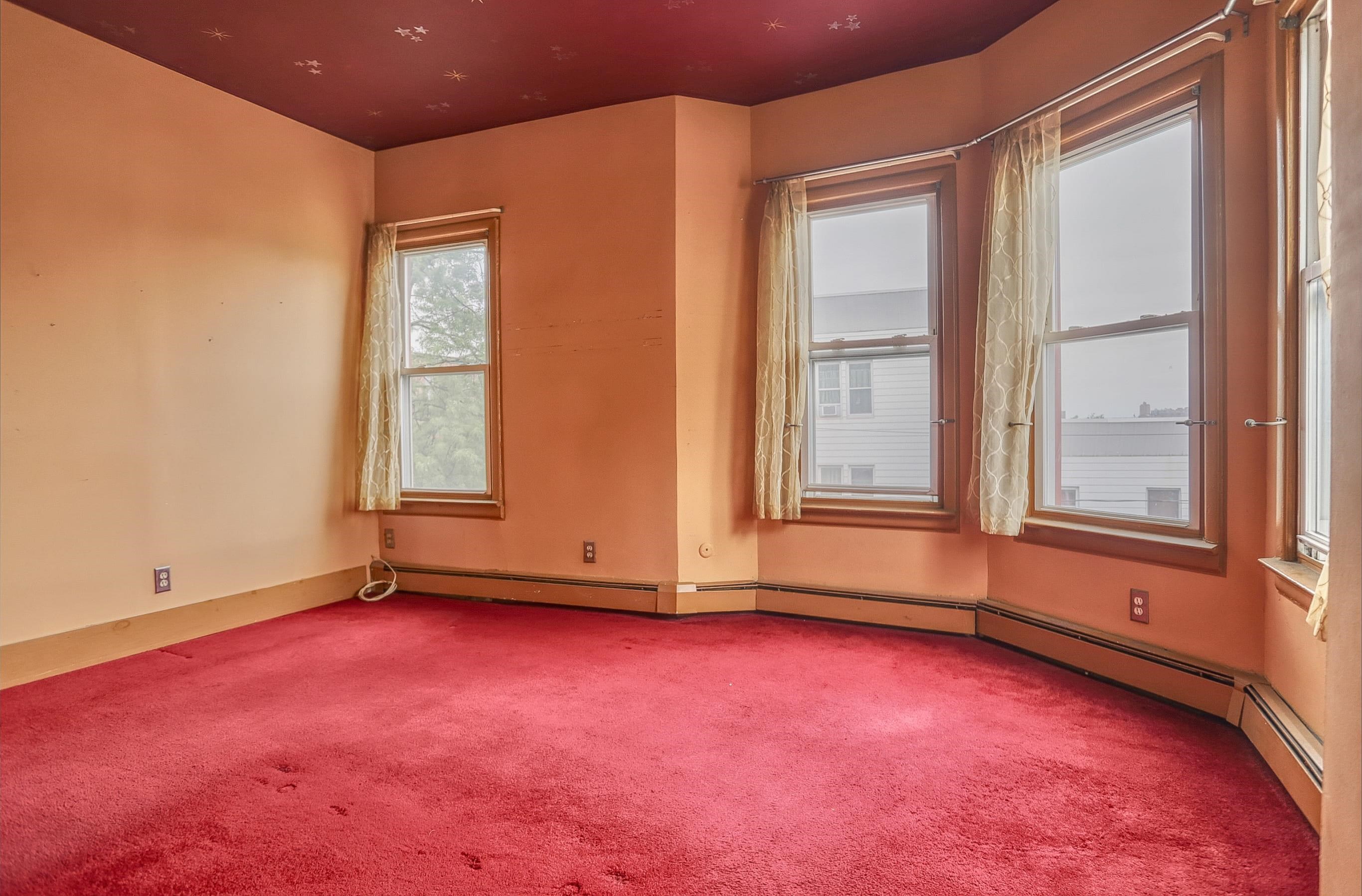 151 CHESTNUT AVE