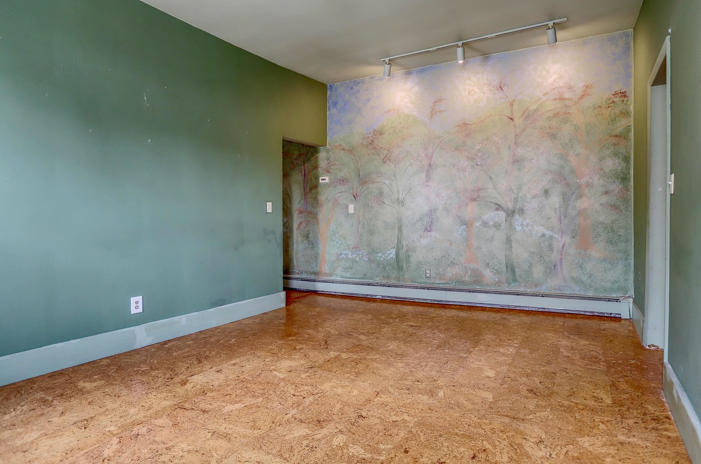 151 CHESTNUT AVE