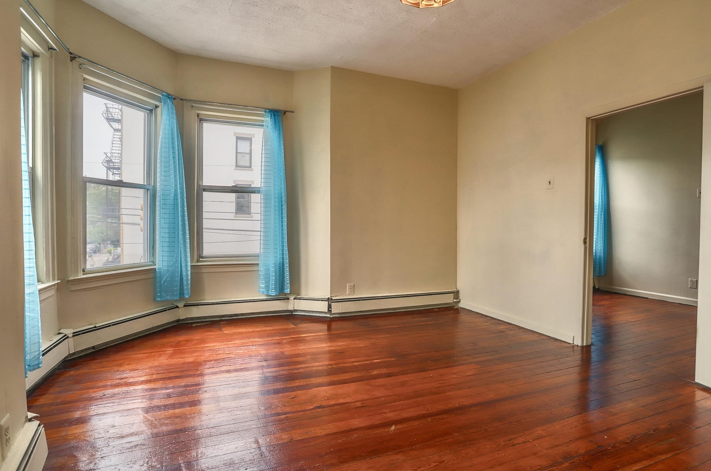 151 CHESTNUT AVE