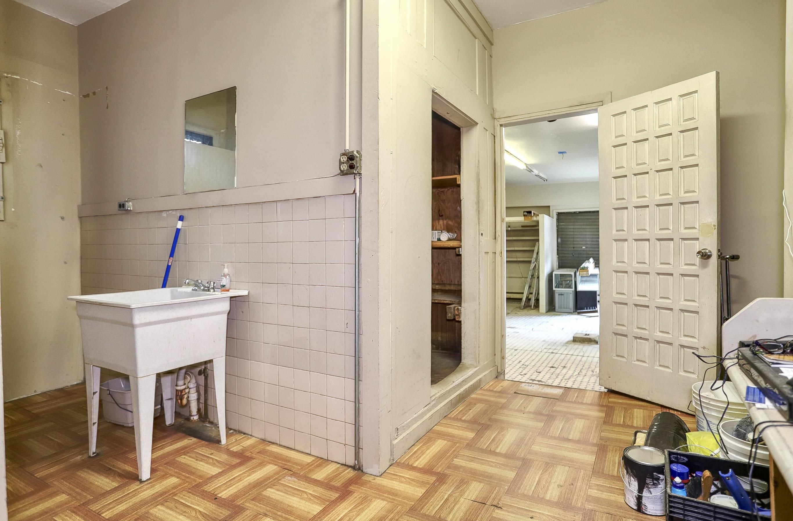 151 CHESTNUT AVE