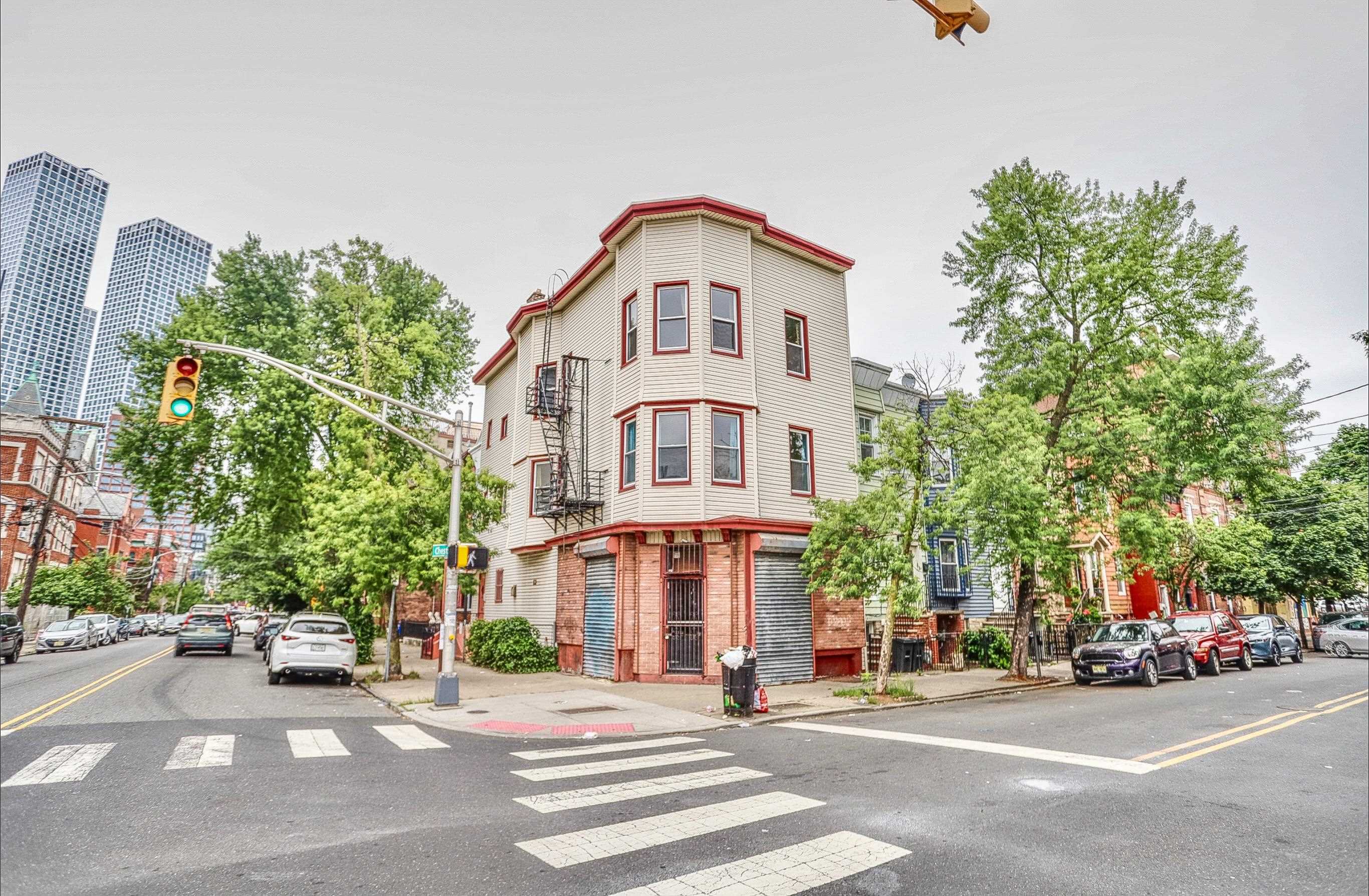 151 CHESTNUT AVE