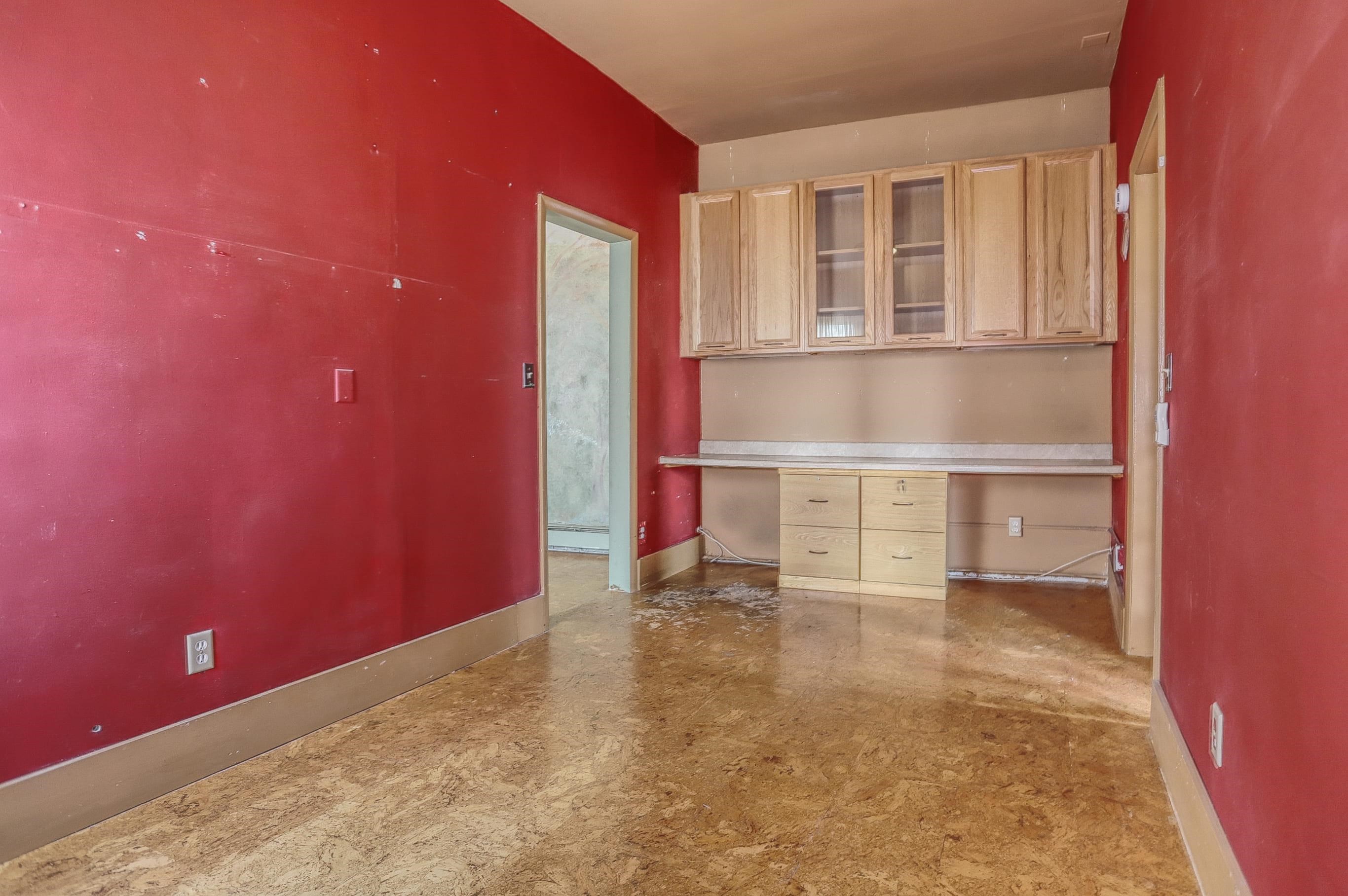 151 CHESTNUT AVE