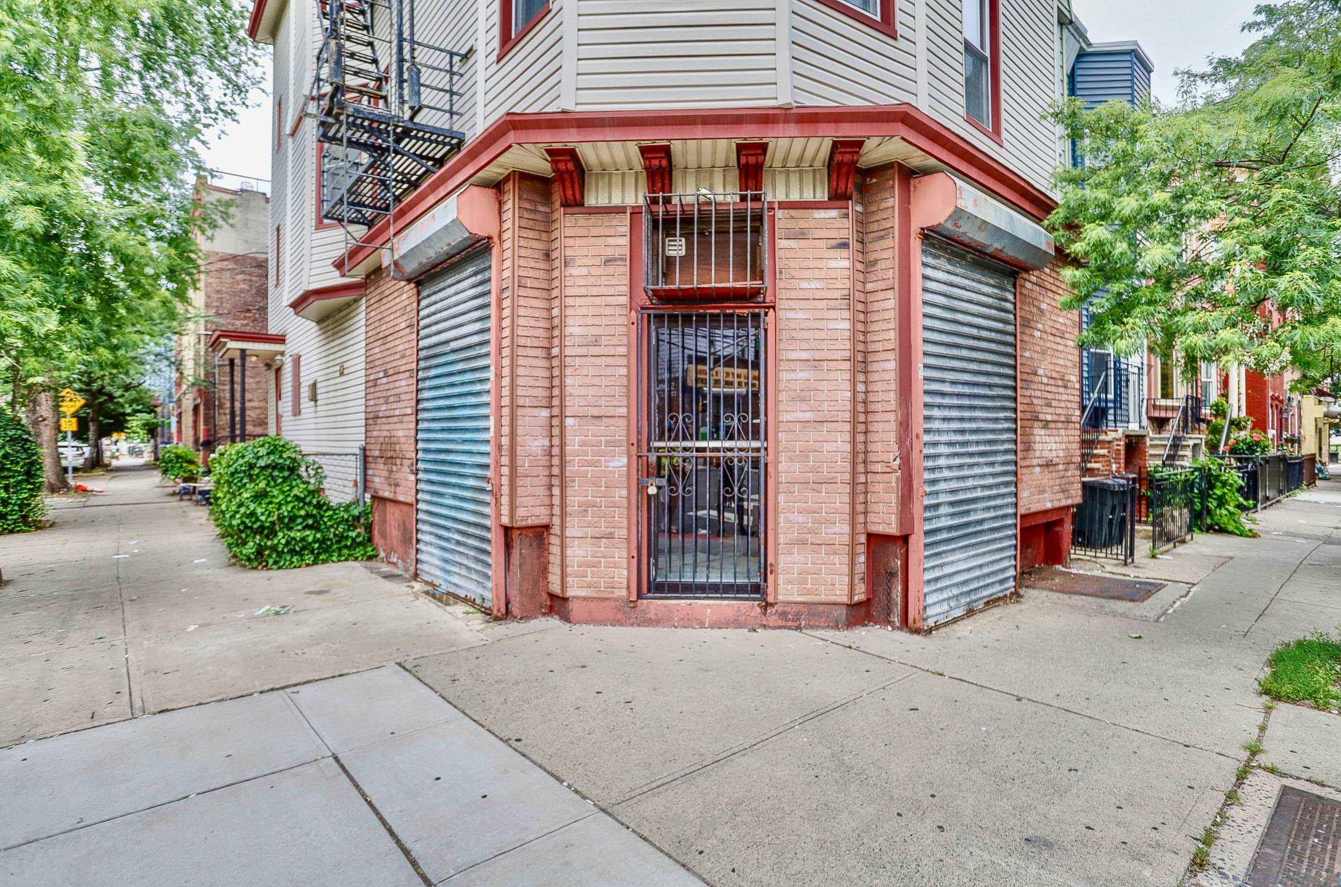 151 CHESTNUT AVE