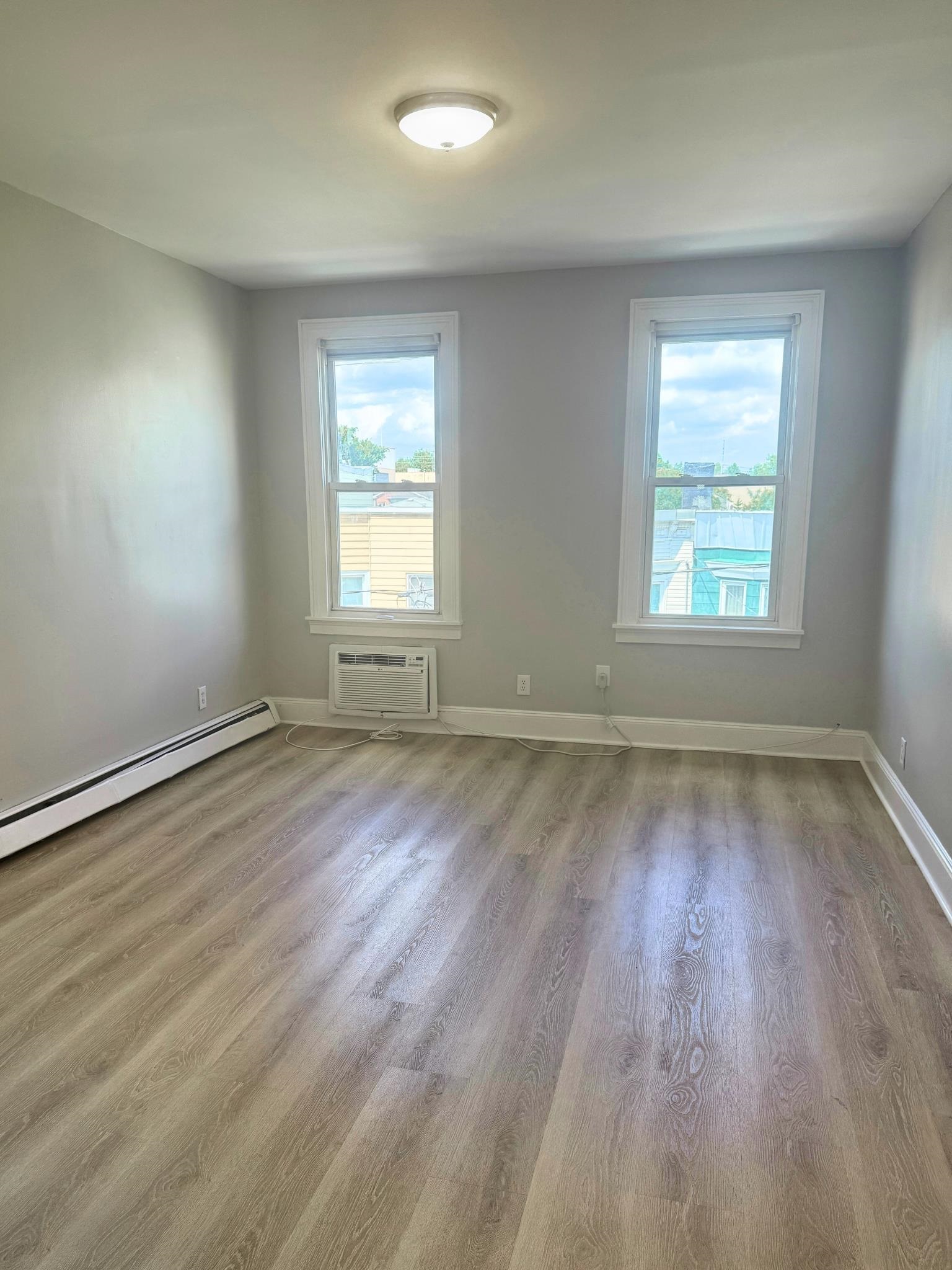 155 HOPKINS AVE Unit: 6