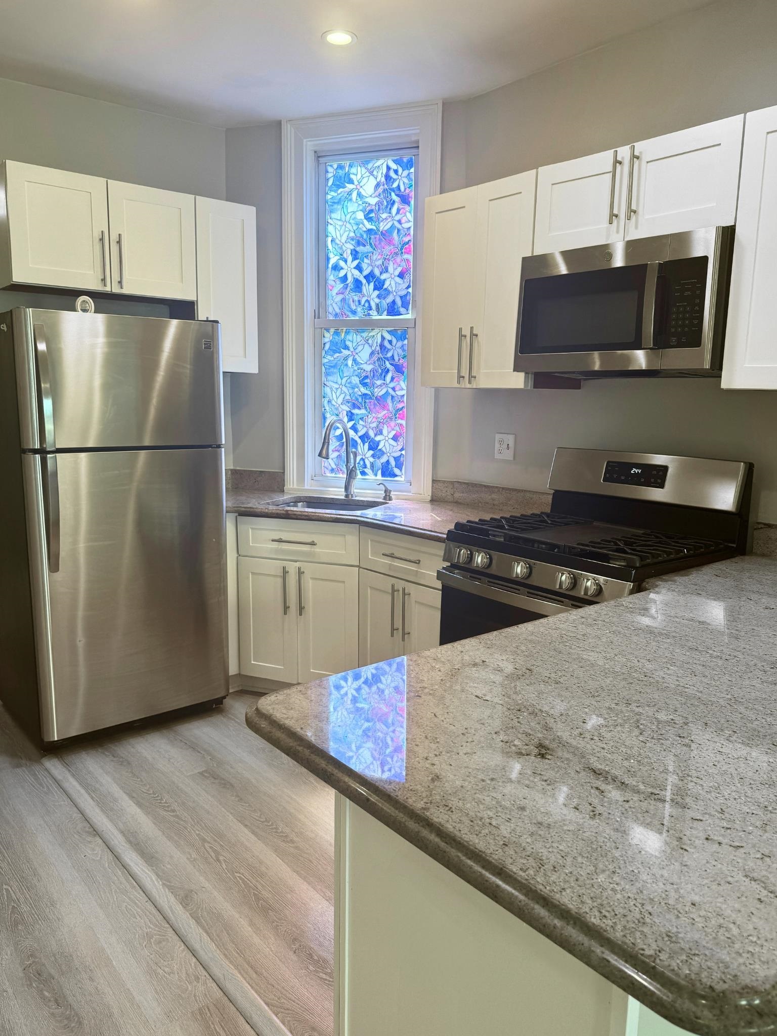 155 HOPKINS AVE Unit: 6