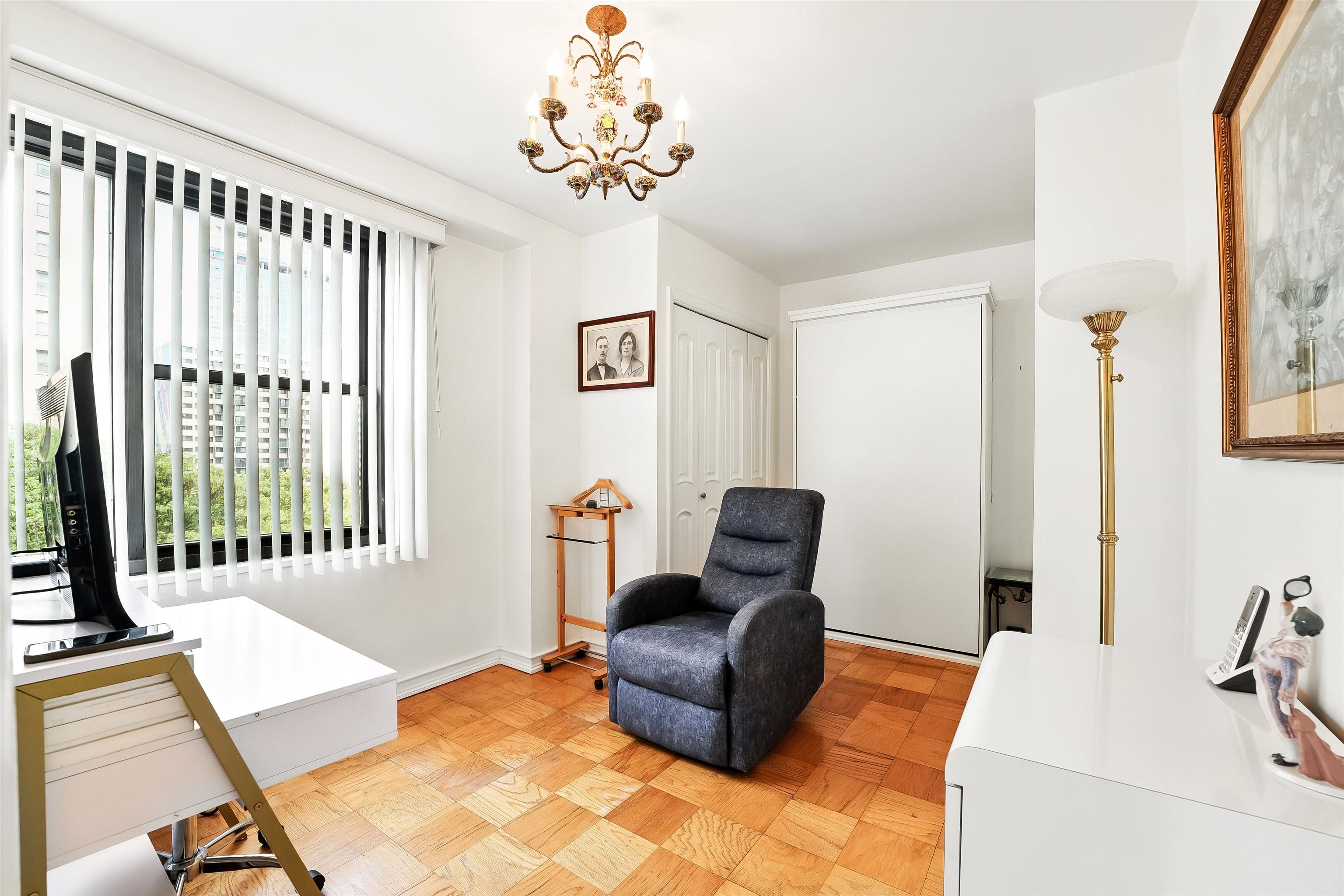 225 ST PAULS AVE Unit: 8L