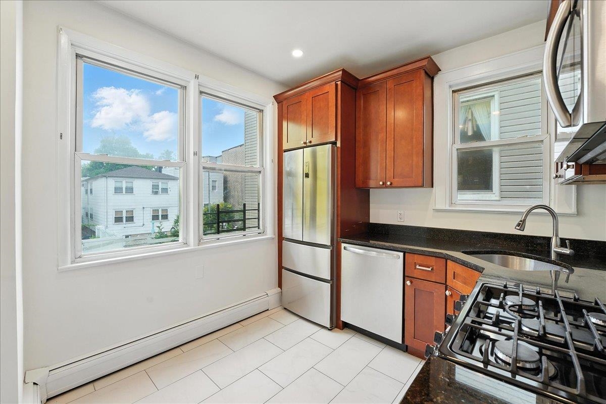 95 ZABRISKIE ST Unit: 2