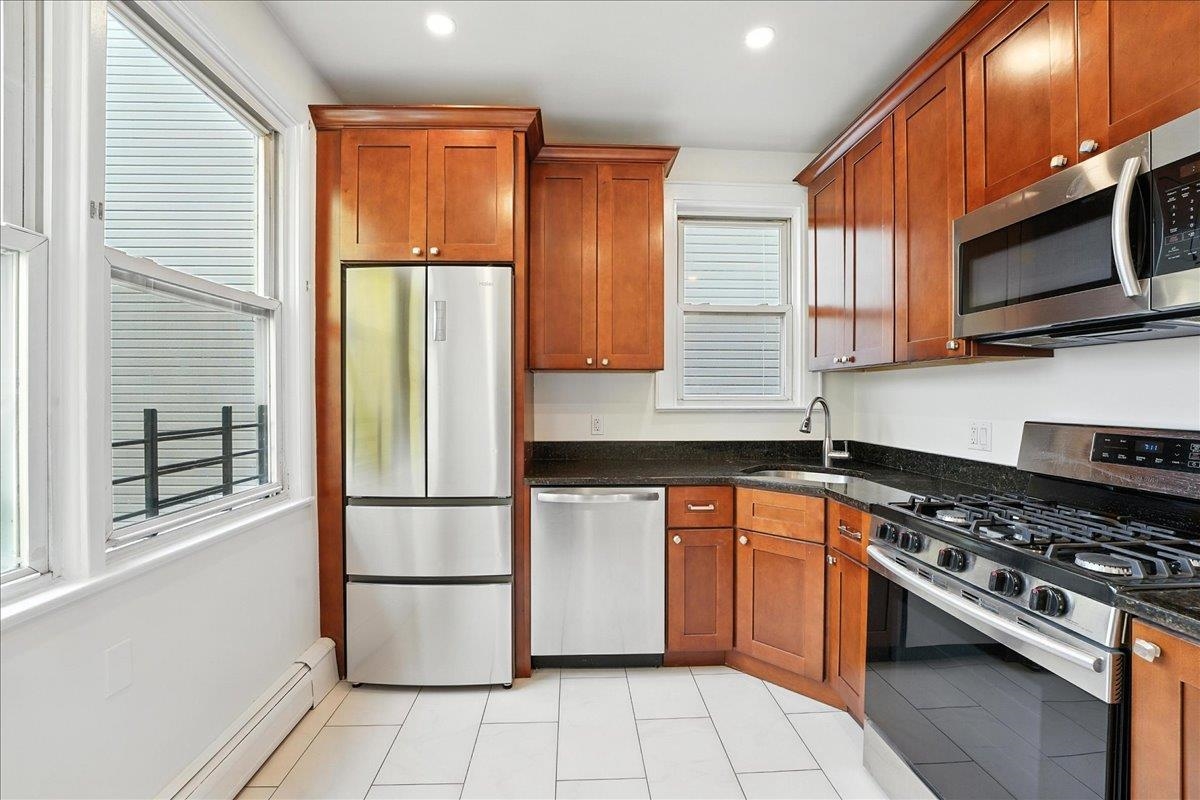 95 ZABRISKIE ST Unit: 2