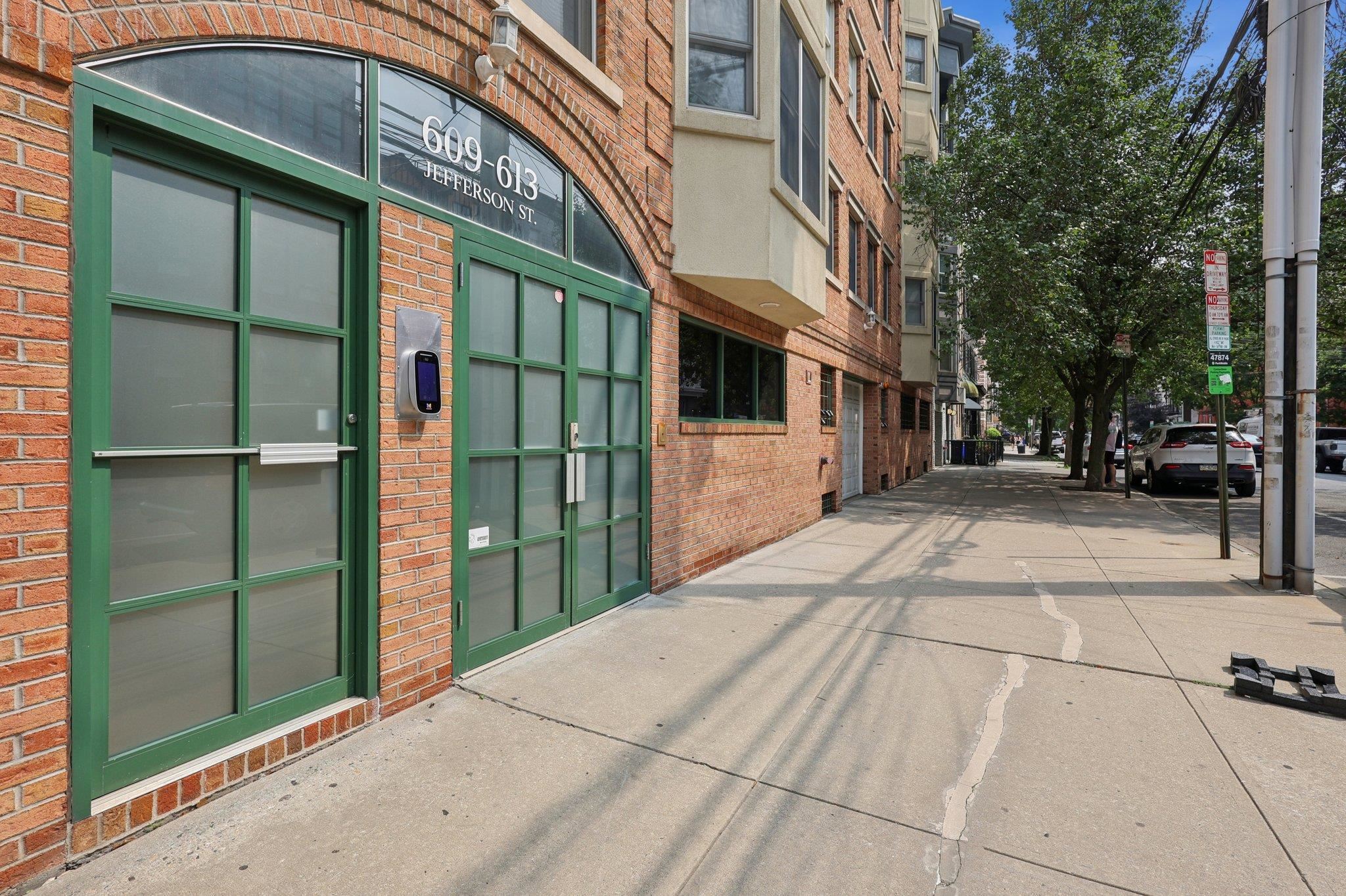 609 JEFFERSON ST Unit: 4D