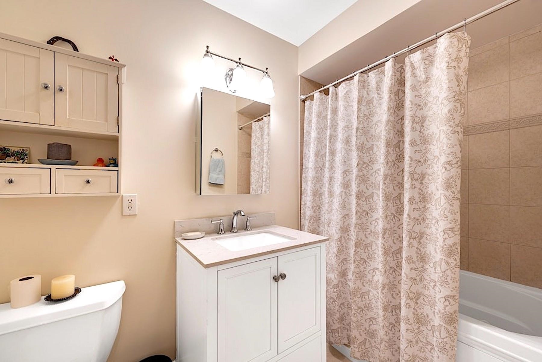 812 GRAND ST Unit: 208