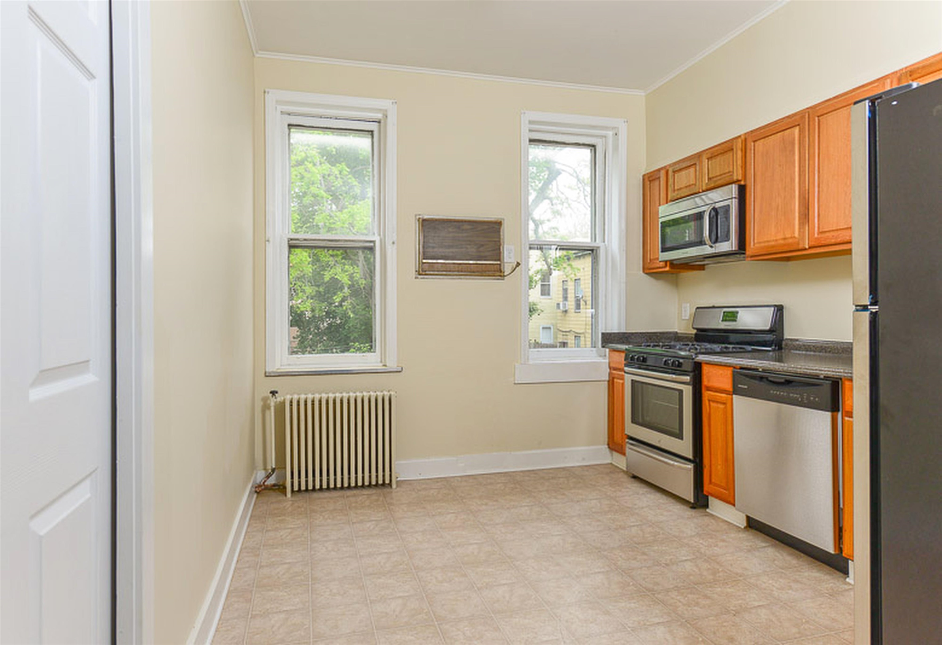277 PALISADE AVE Unit: 2
