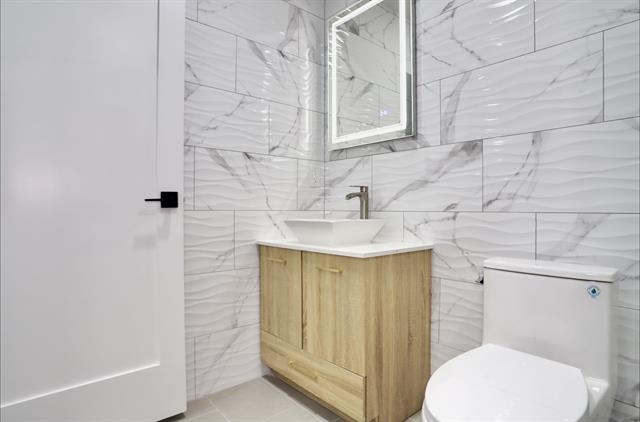 443 BERGEN AVE Unit: 3