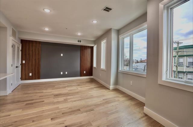 443 BERGEN AVE Unit: 3