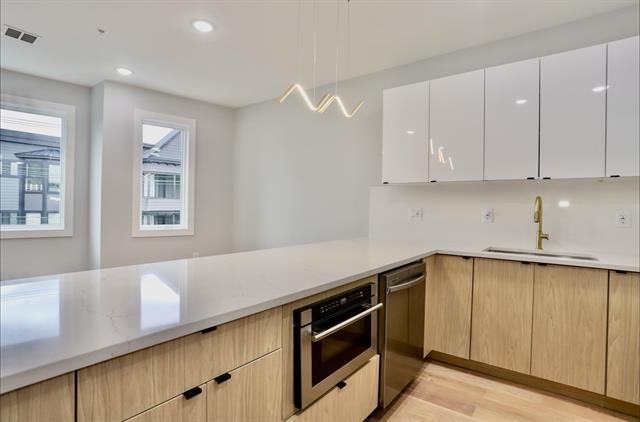 443 BERGEN AVE Unit: 3