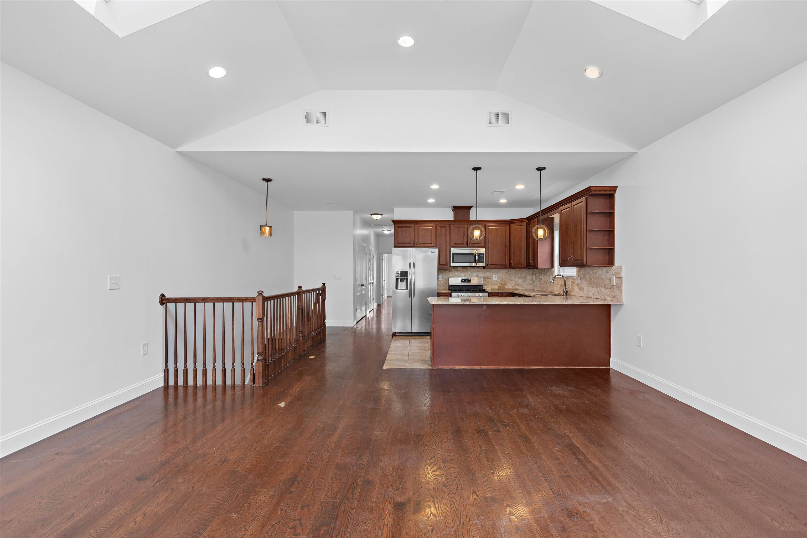 244 CAMBRIDGE AVE Unit: 2