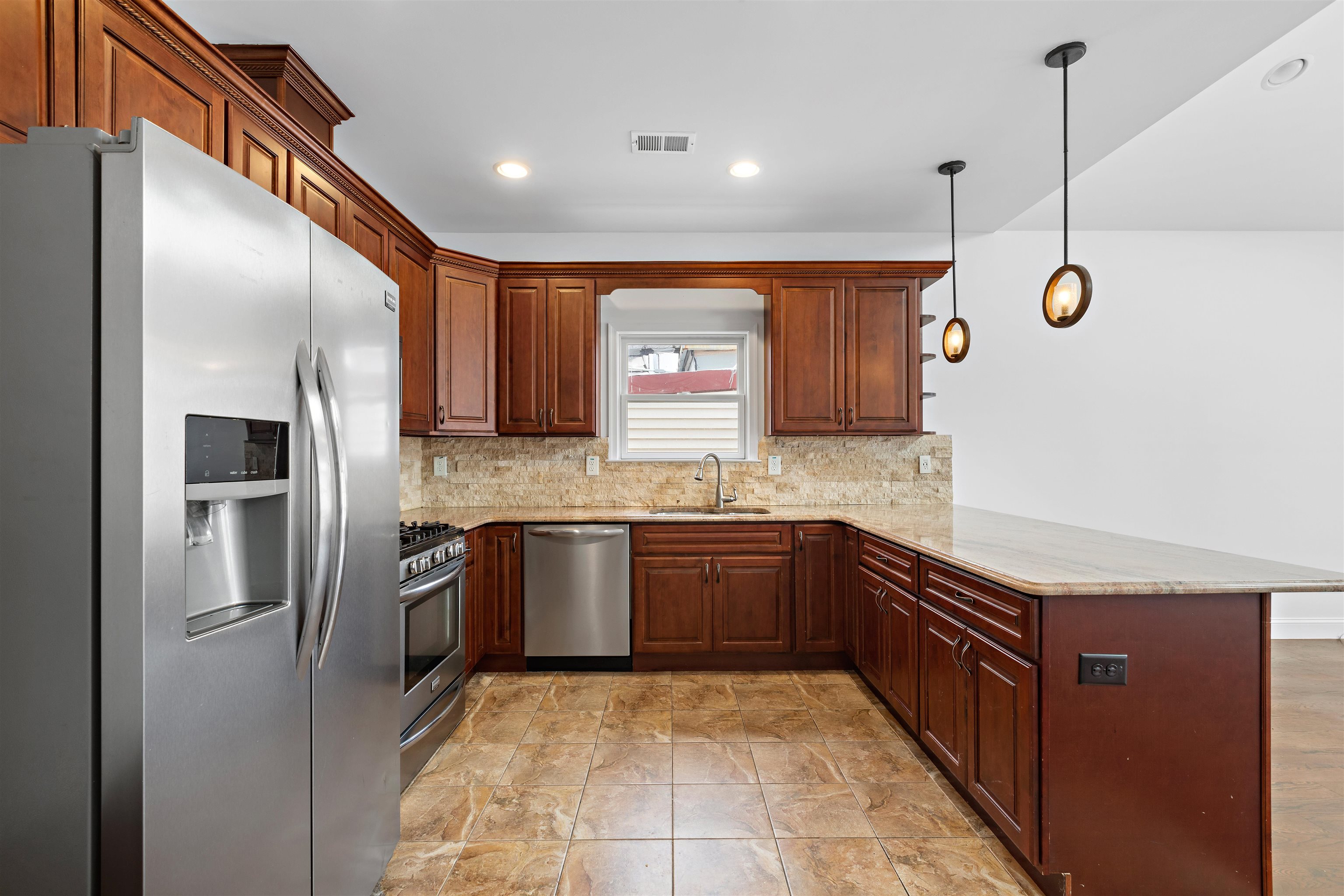 244 CAMBRIDGE AVE Unit: 2