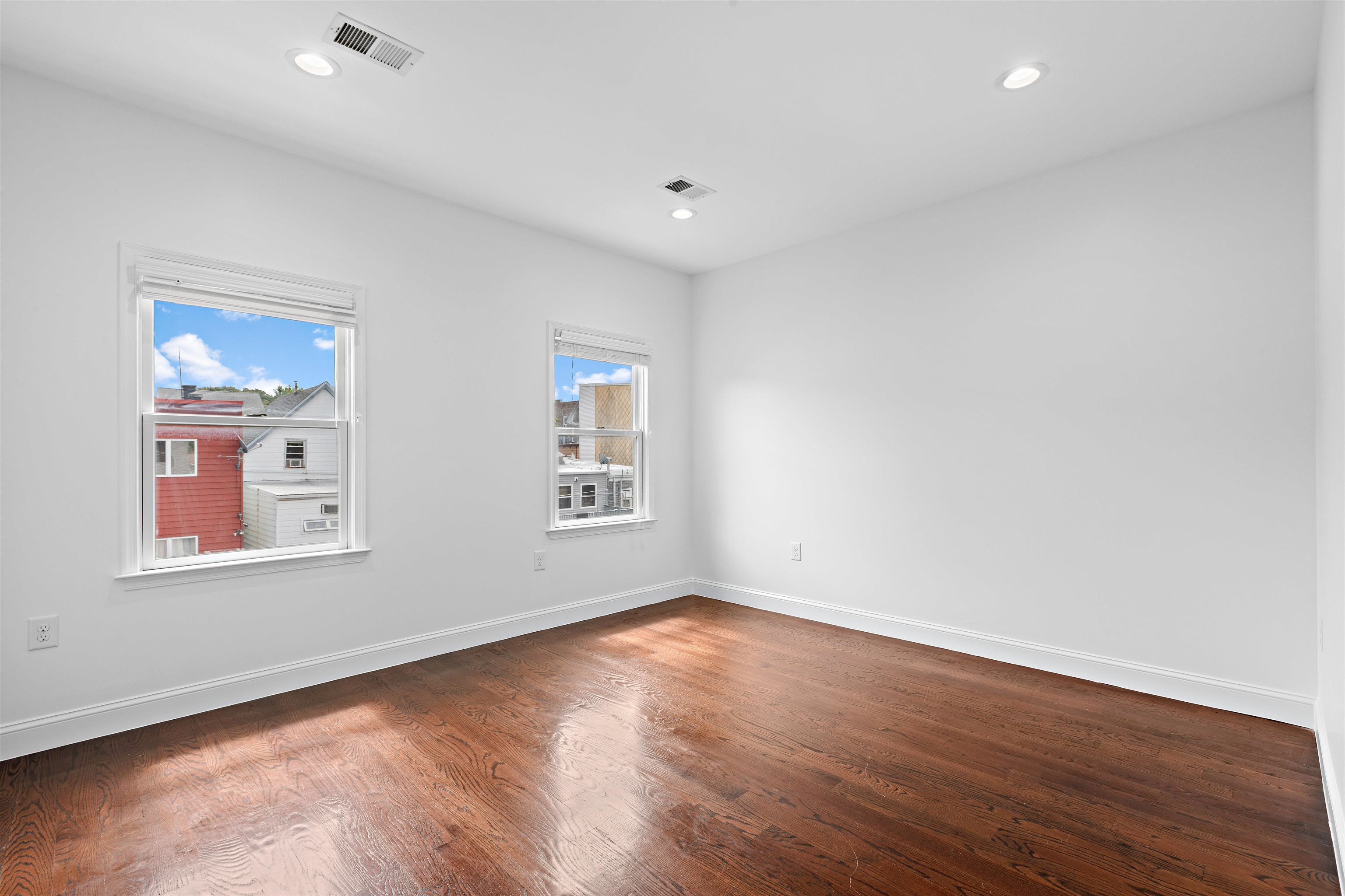 244 CAMBRIDGE AVE Unit: 2