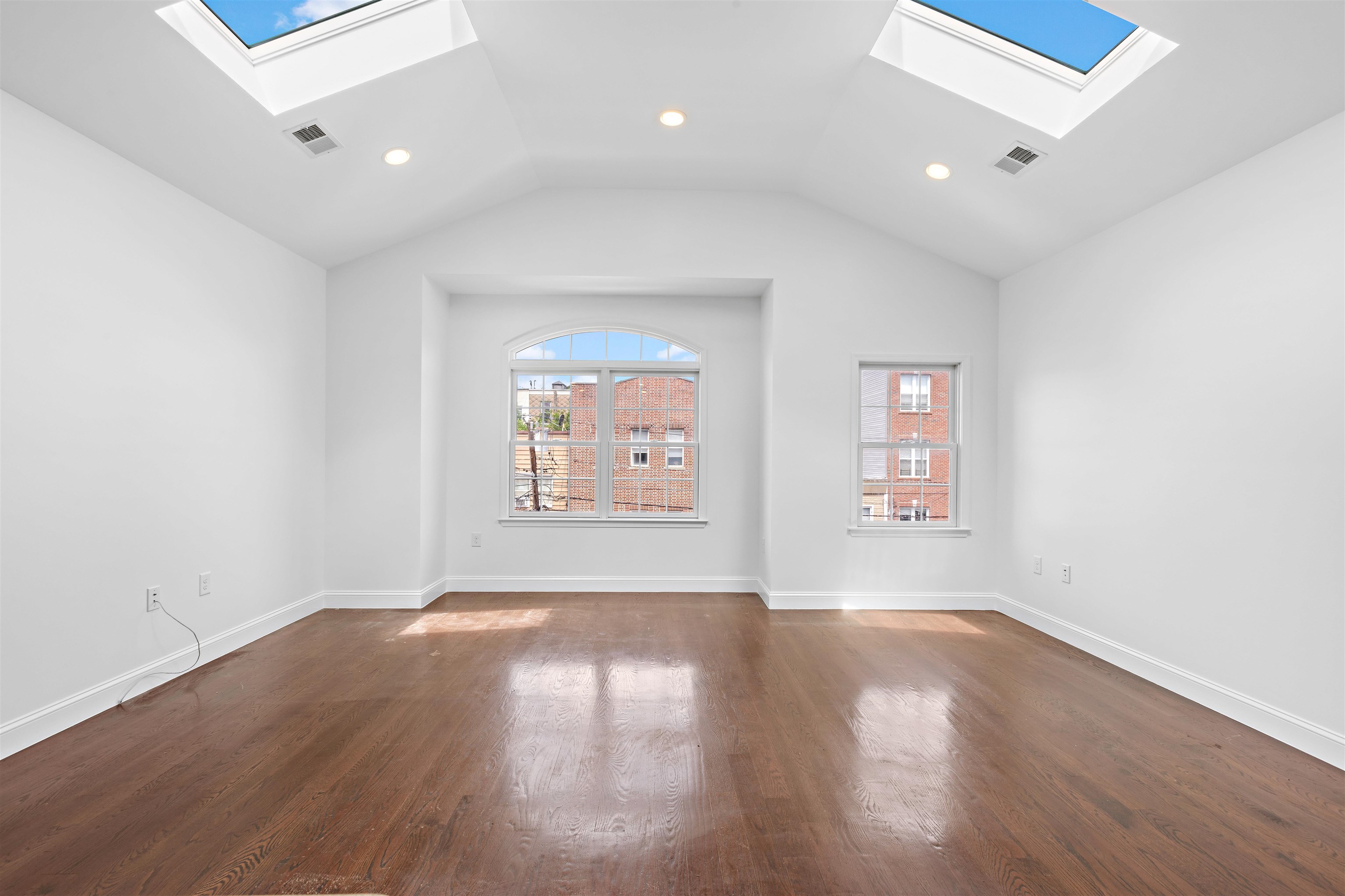 244 CAMBRIDGE AVE Unit: 2