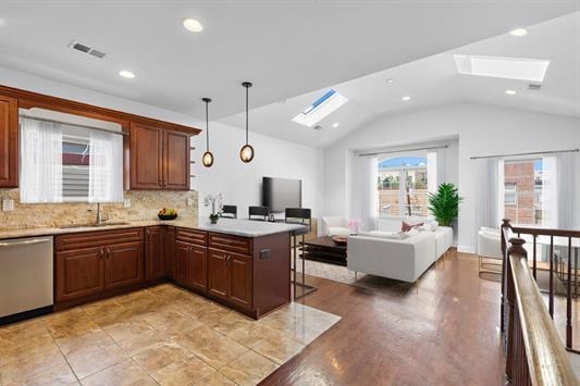 244 CAMBRIDGE AVE Unit: 2