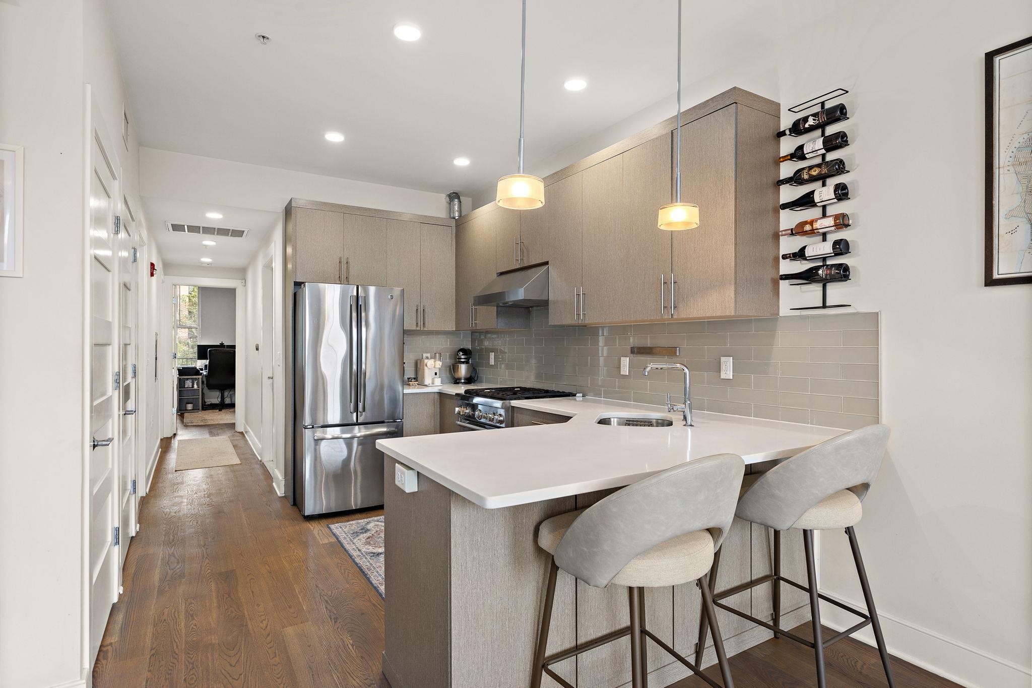 1117 WASHINGTON ST Unit: 3