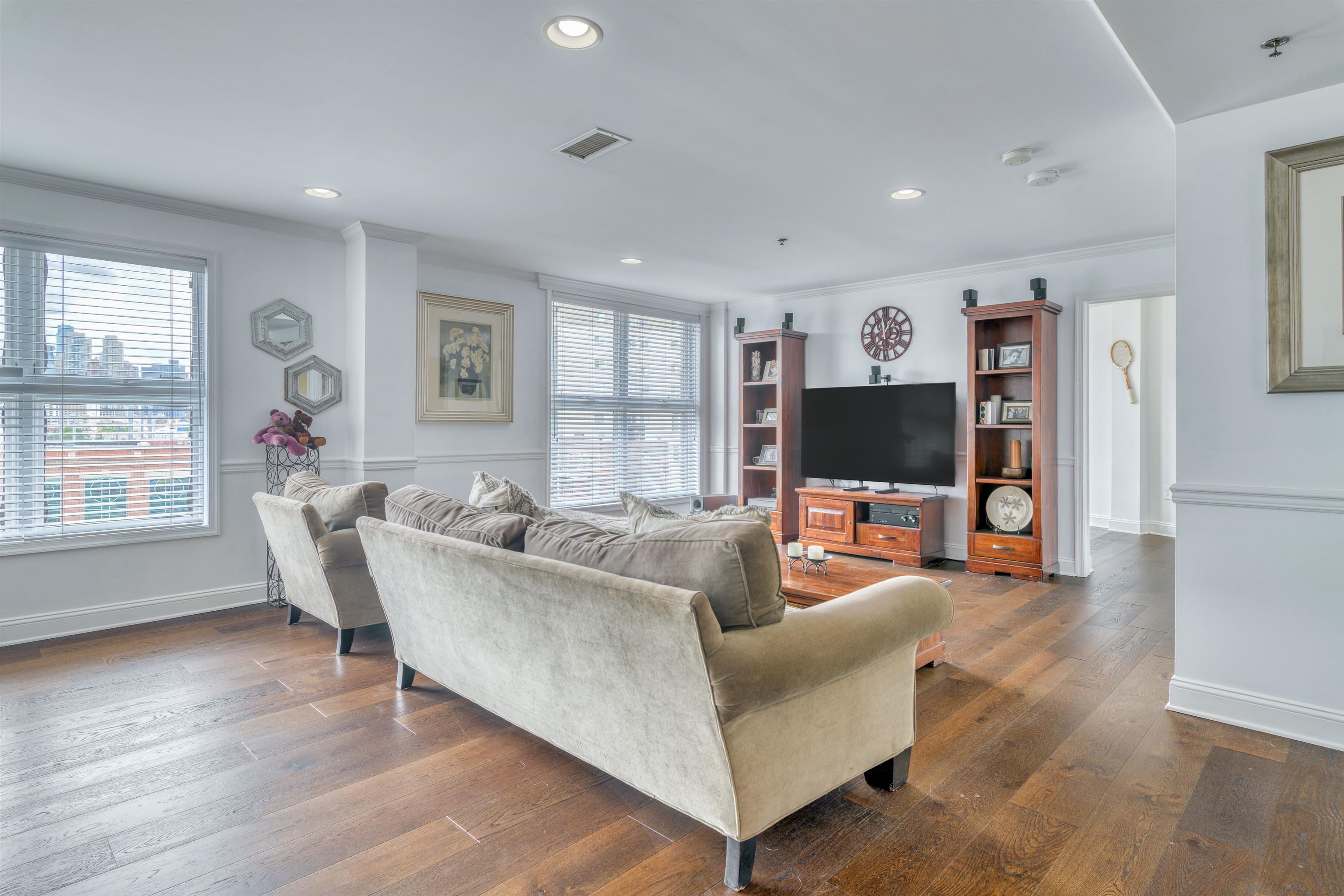 70 ADAMS ST Unit: 5M