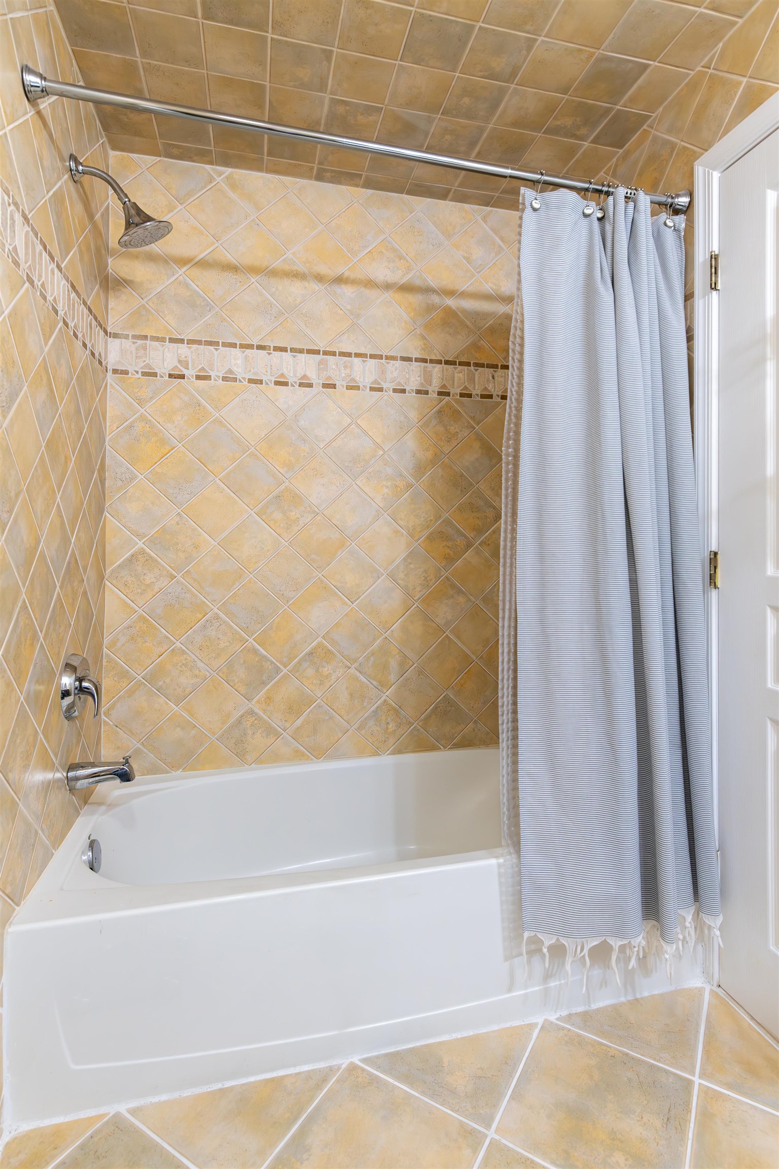 70 ADAMS ST Unit: 5M