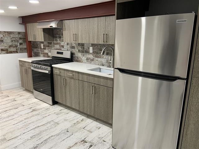 378 BALDWIN AVE Unit: B