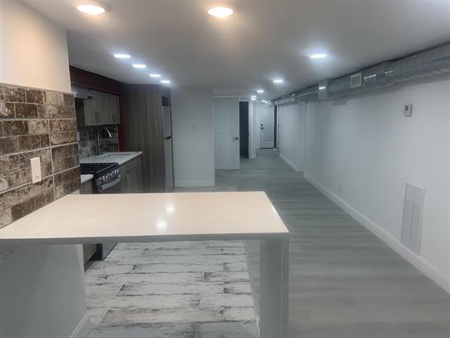 378 BALDWIN AVE Unit: B