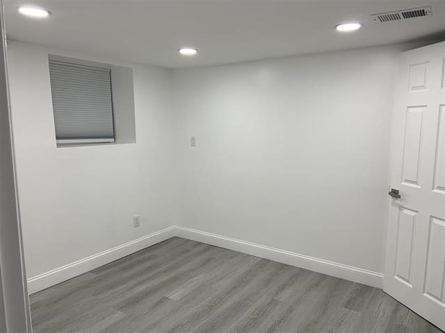 378 BALDWIN AVE Unit: B