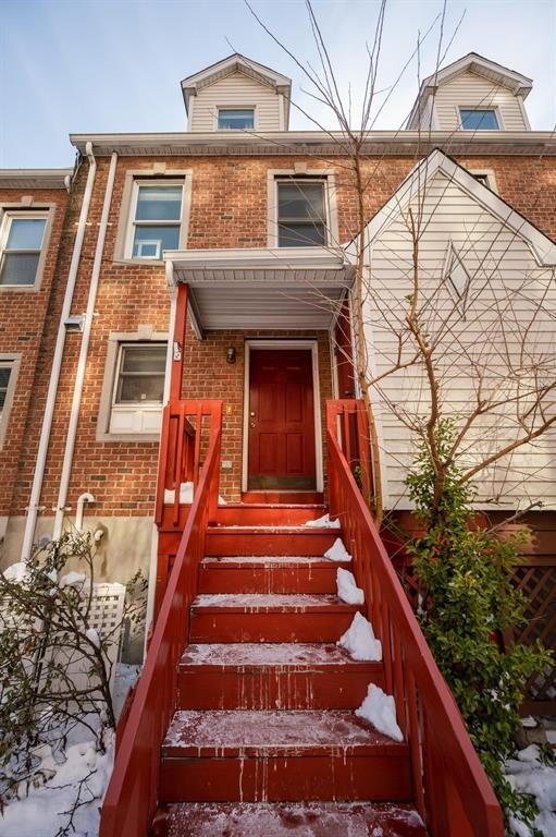 325 10TH AVE
