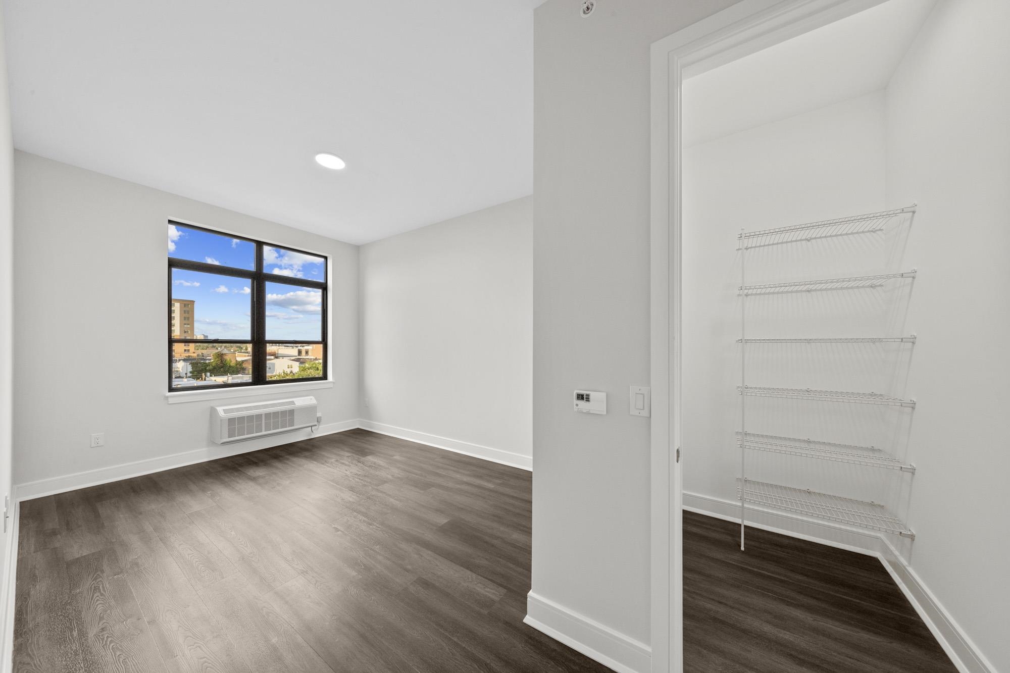 121 34TH ST Unit: 418