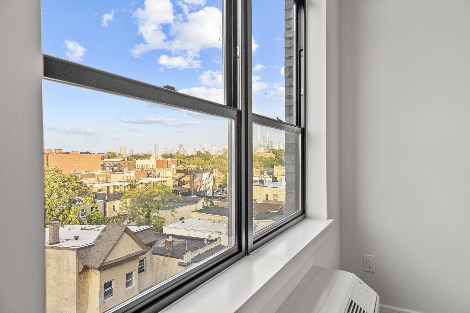 121 34TH ST Unit: 418