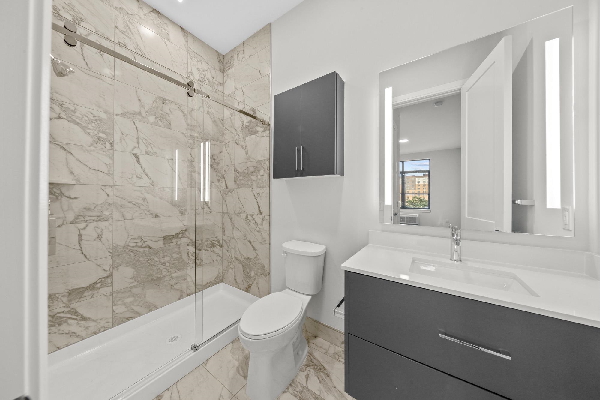 121 34TH ST Unit: 418