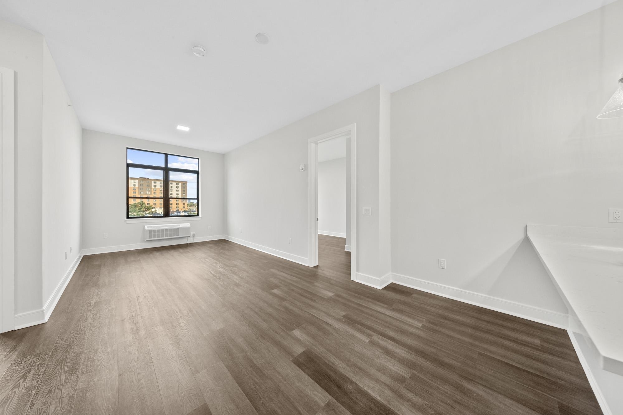 121 34TH ST Unit: 418