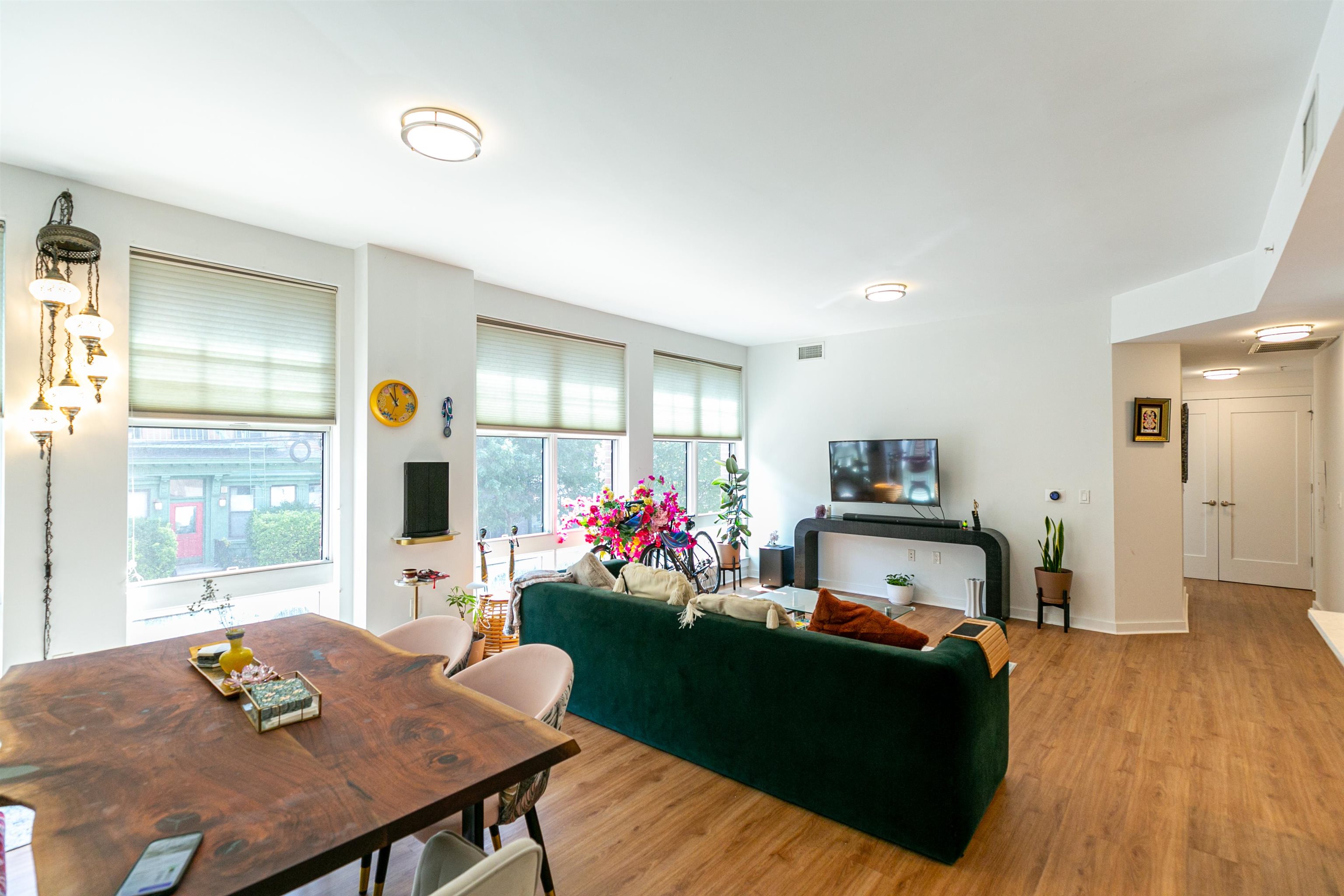 502 MADISON ST Unit: 203